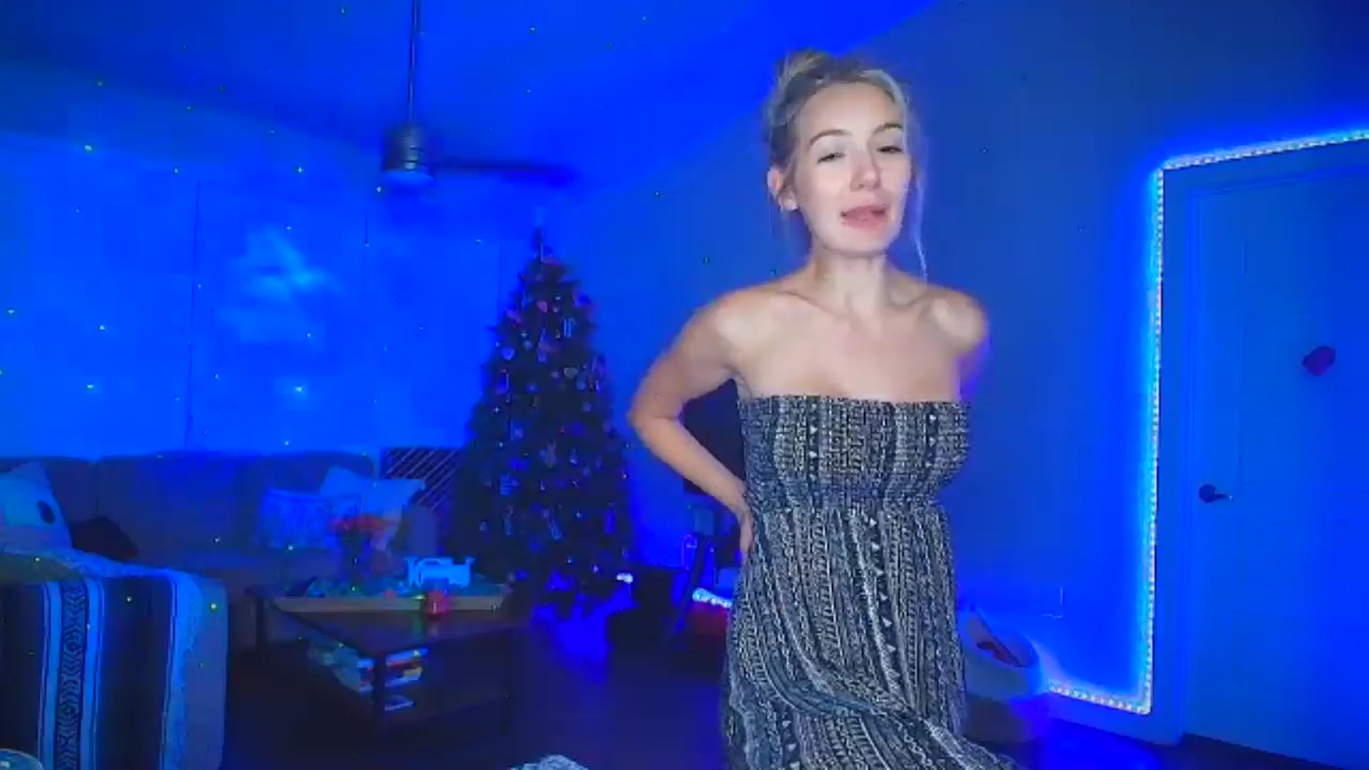 Gallery image thumbnail from Sammy_gray's myfreecams stream on, 08/09/2024, 05:03 image 15 of 20