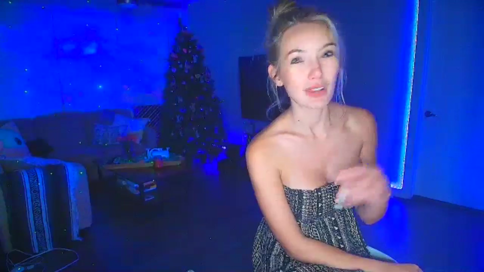 Gallery image thumbnail from Sammy_gray's myfreecams stream on, 08/09/2024, 05:03 image 6 of 20