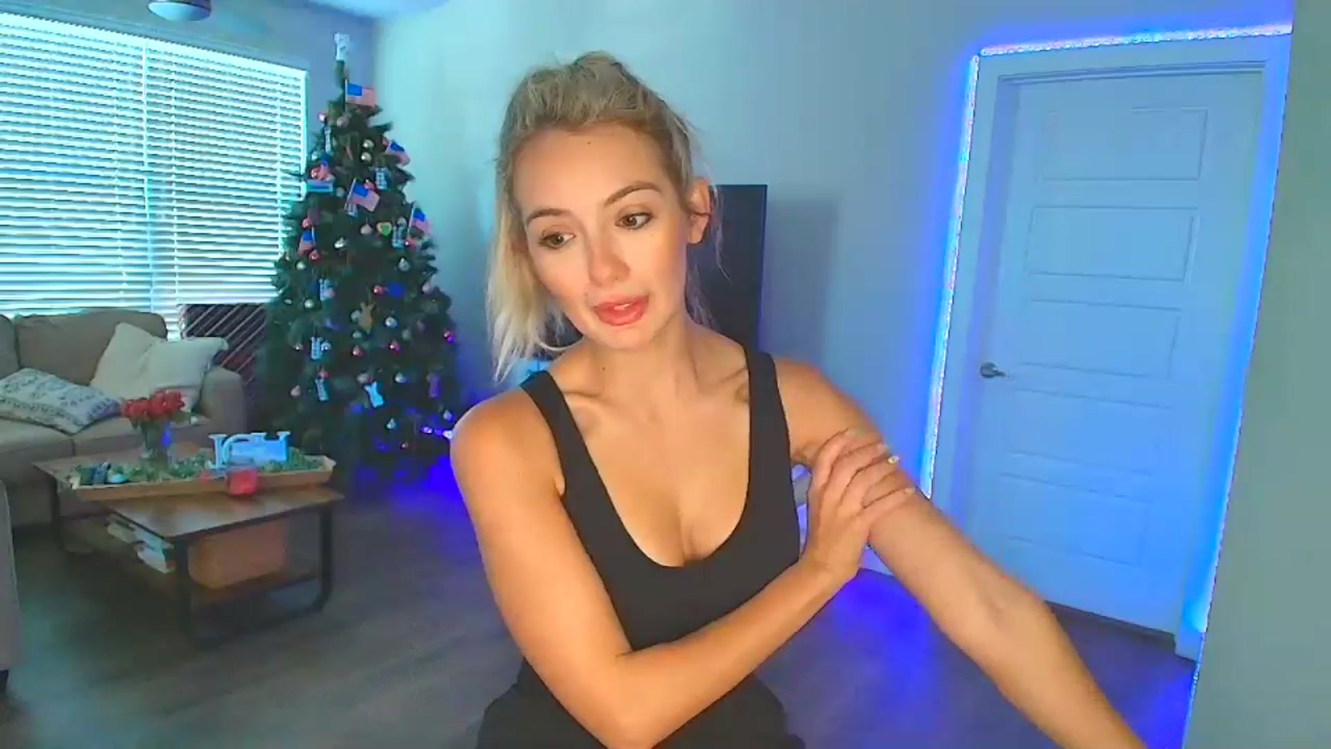 Gallery image thumbnail from Sammy_gray's myfreecams stream on, 08/11/2024, 22:29 image 4 of 20