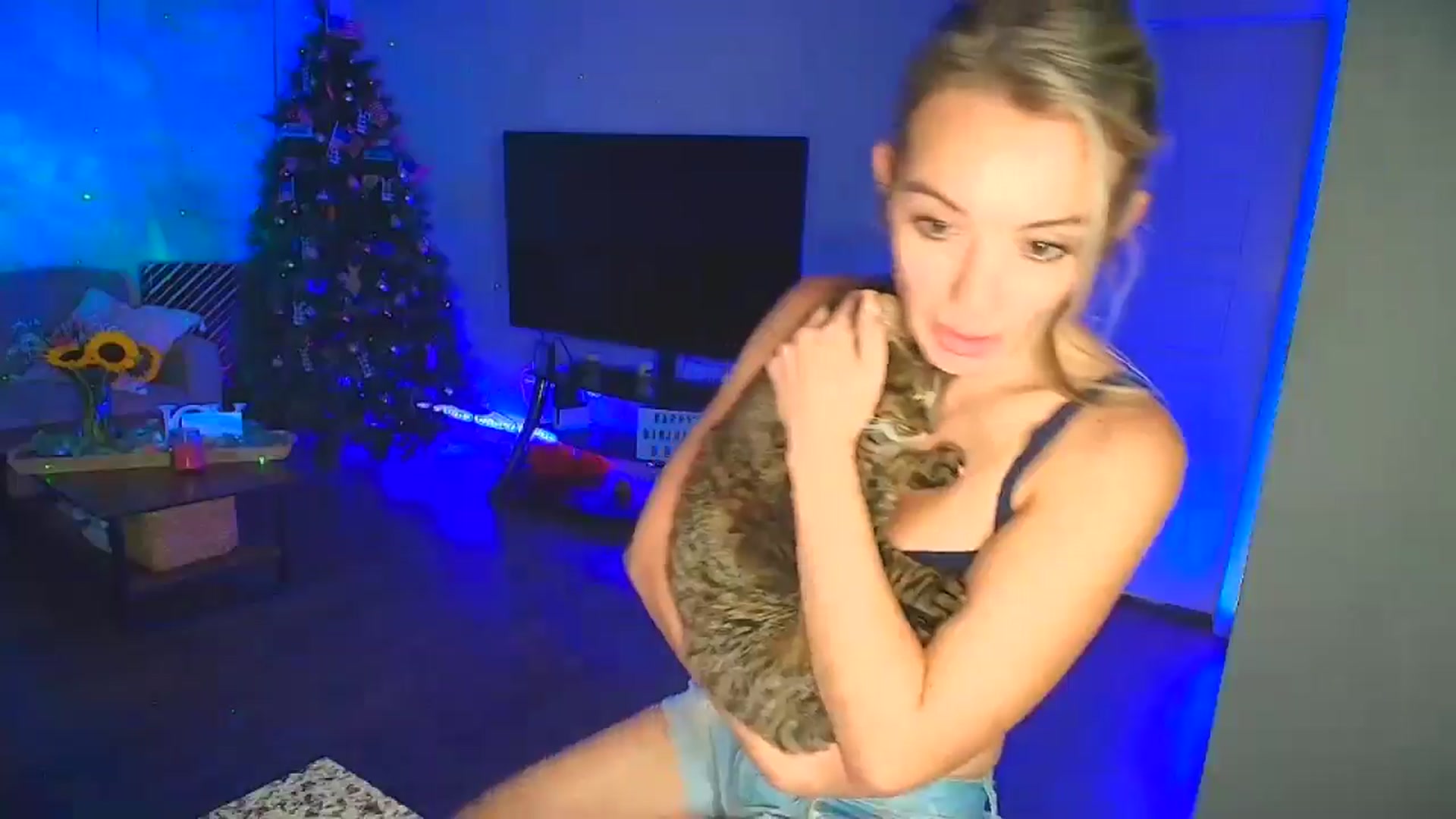 Gallery image thumbnail from Sammy_gray's myfreecams stream on, 08/21/2024, 03:40 image 14 of 20