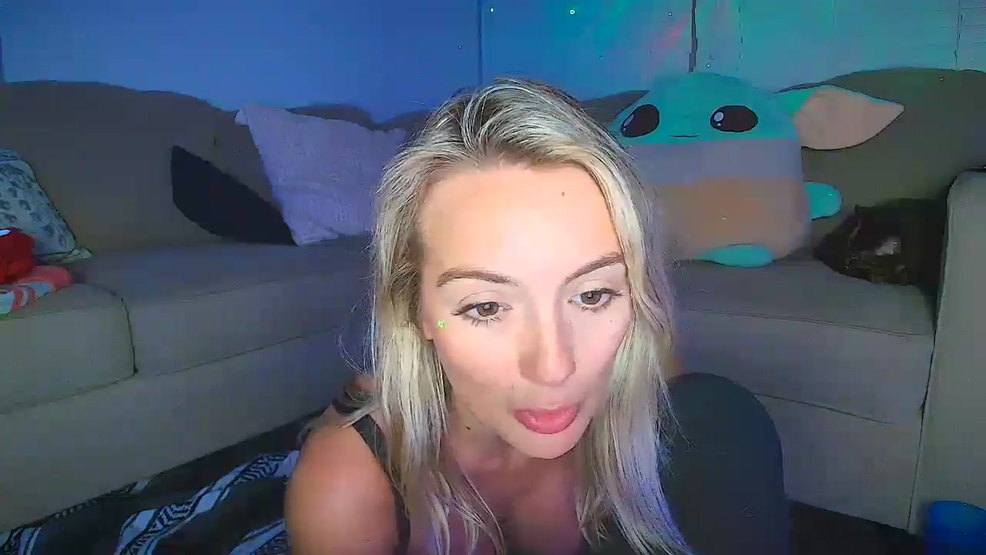 Gallery image thumbnail from Sammy_gray's myfreecams stream on, 08/22/2024, 06:02 image 5 of 20