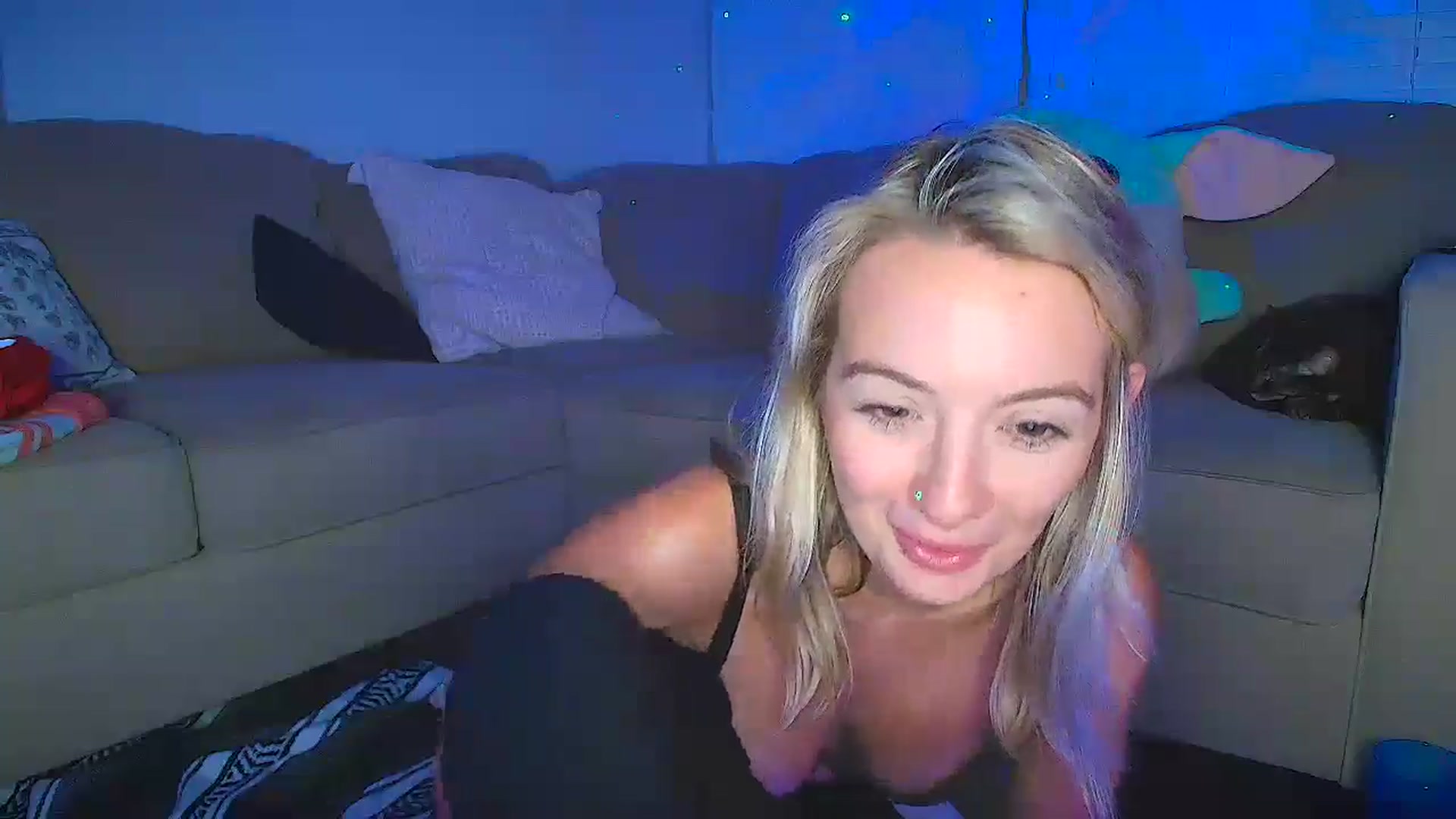 Gallery image thumbnail from Sammy_gray's myfreecams stream on, 08/22/2024, 06:02 image 7 of 20