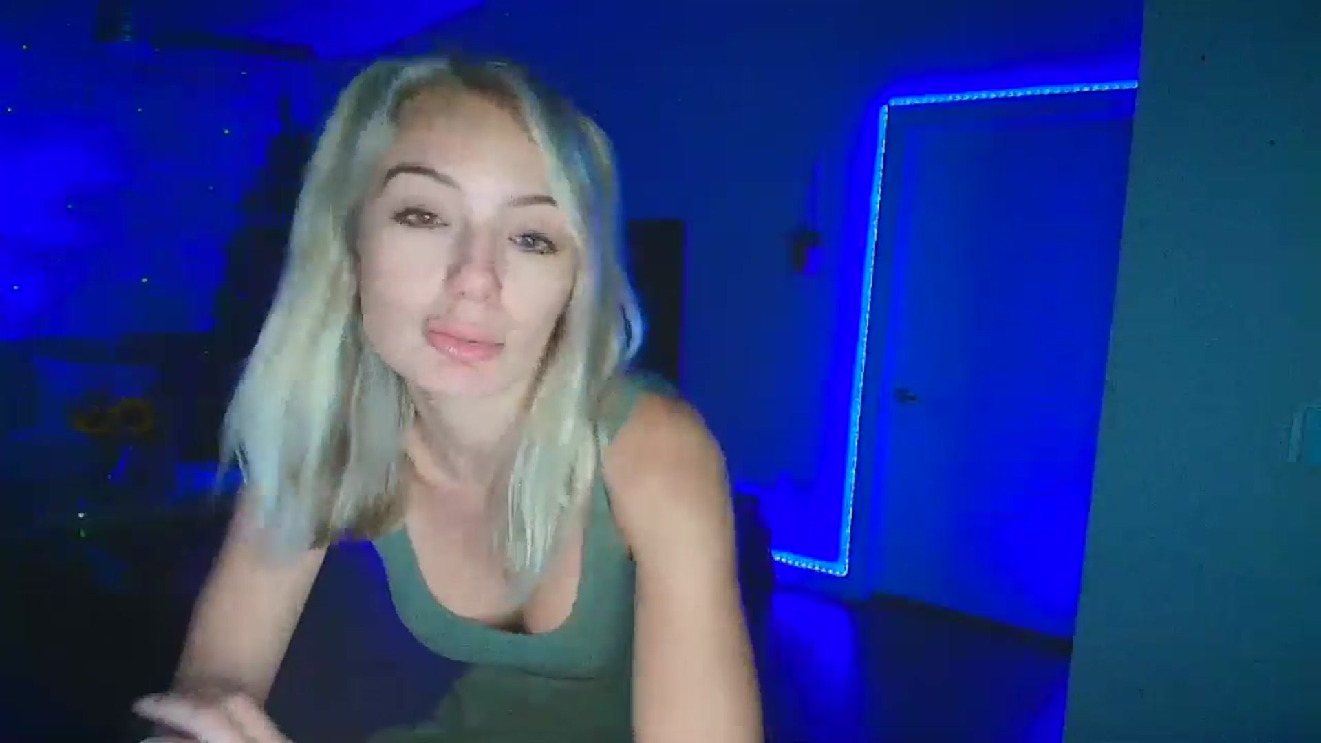 Gallery image thumbnail from Sammy_gray's myfreecams stream on, 08/23/2024, 06:34 image 13 of 20