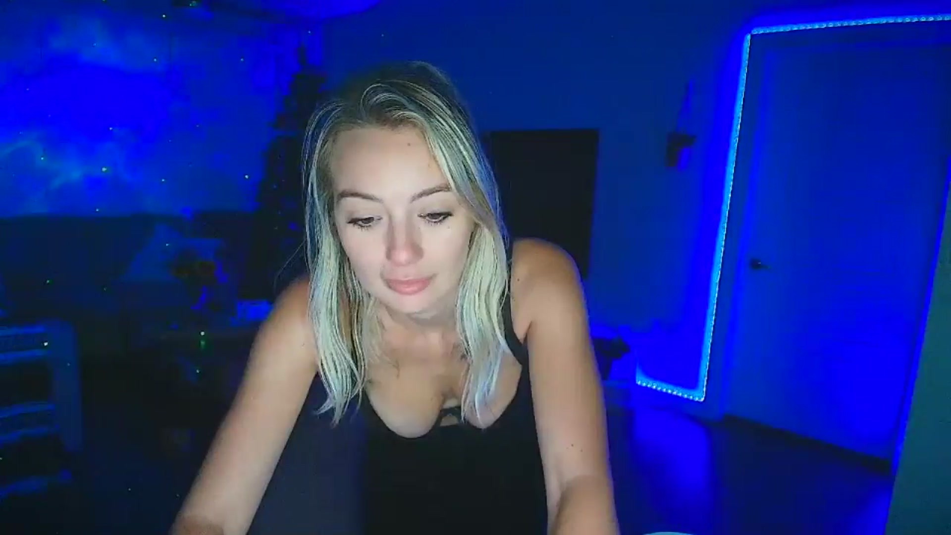 Gallery image thumbnail from Sammy_gray's myfreecams stream on, 08/28/2024, 07:51 image 9 of 20