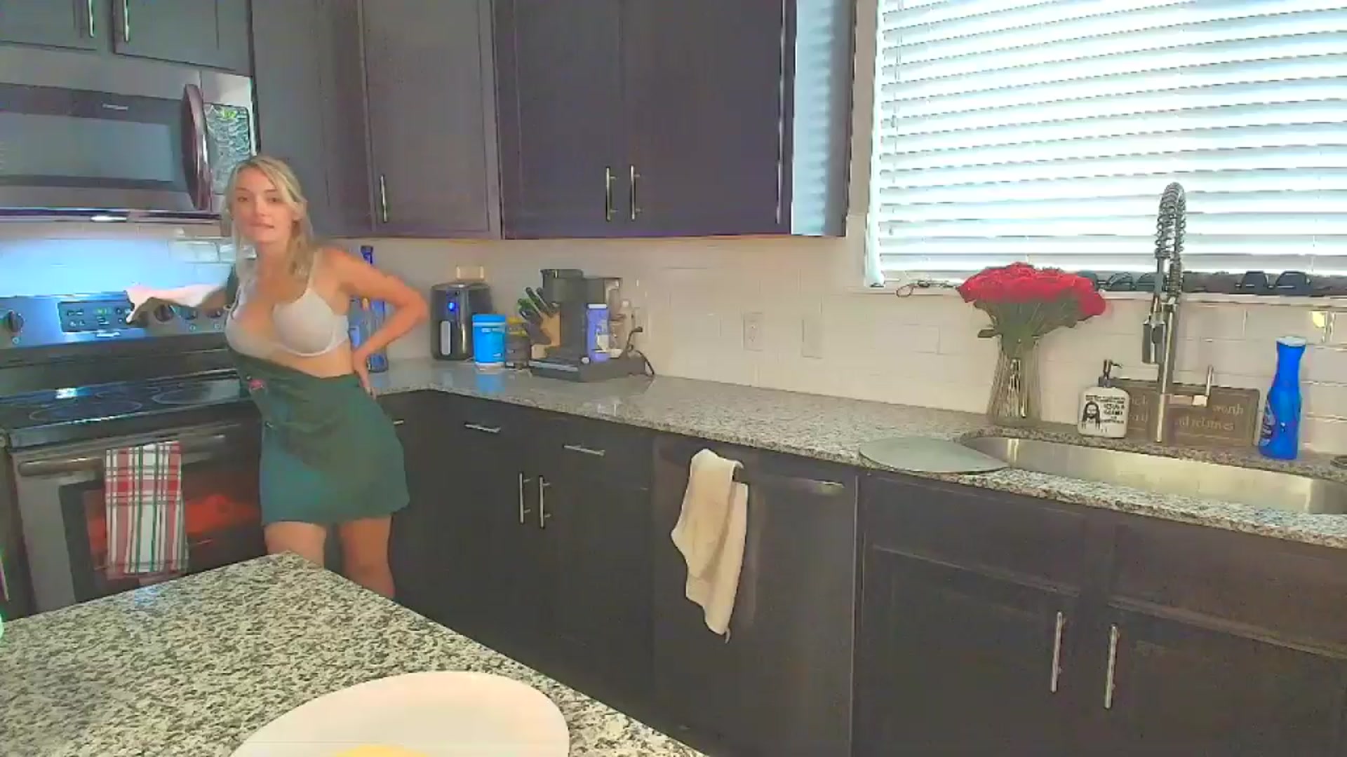 Gallery image thumbnail from Sammy_gray's myfreecams stream on, 08/29/2024, 24:04 image 17 of 20