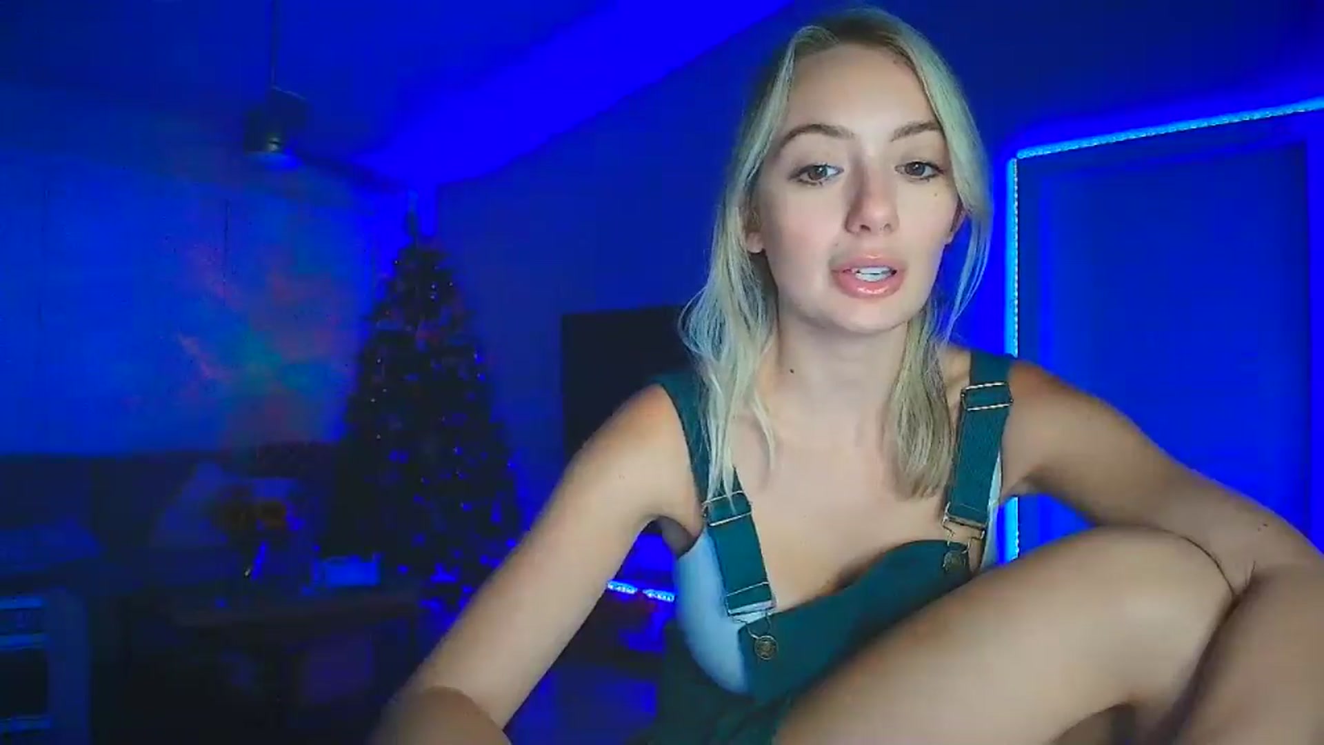 Gallery image thumbnail from Sammy_gray's myfreecams stream on, 08/29/2024, 06:04 image 2 of 20