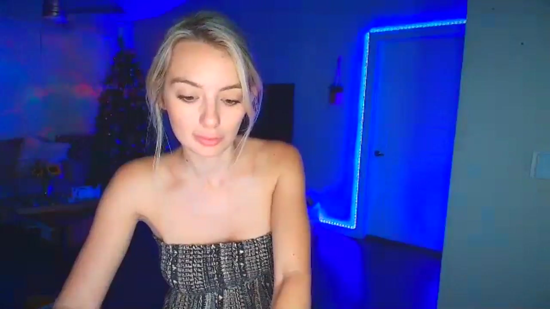 Gallery image thumbnail from Sammy_gray's myfreecams stream on, 08/30/2024, 04:06 image 19 of 20