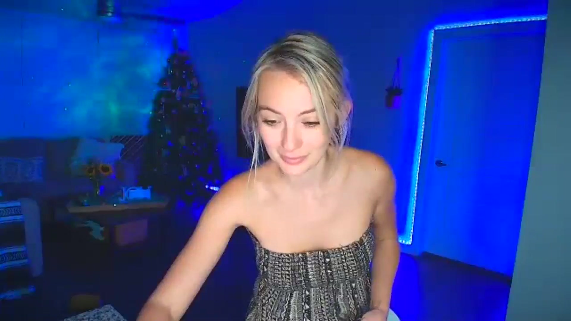 Gallery image thumbnail from Sammy_gray's myfreecams stream on, 08/30/2024, 04:06 image 2 of 20