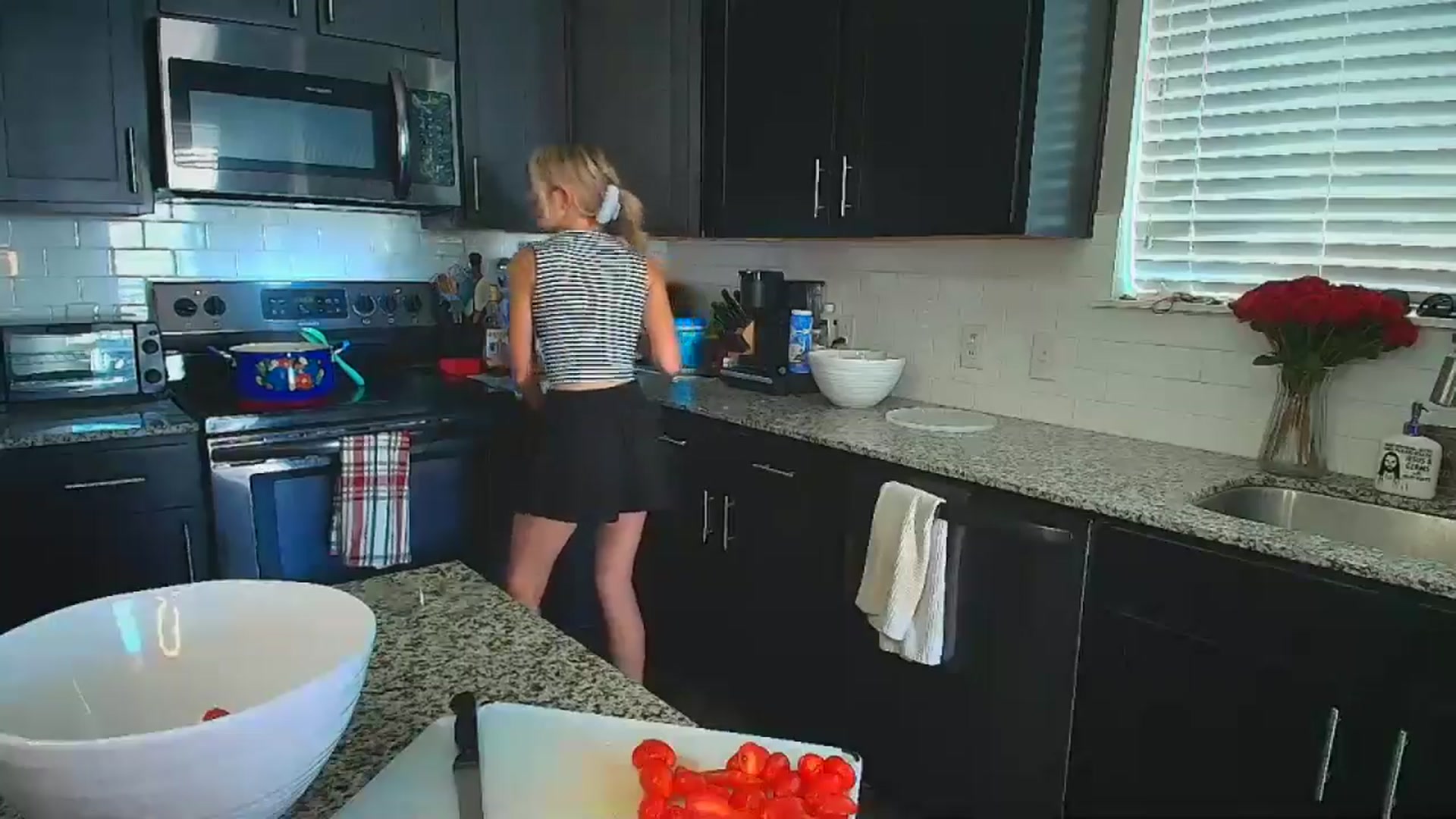 Gallery image thumbnail from Sammy_gray's myfreecams stream on, 08/31/2024, 24:05 image 6 of 20