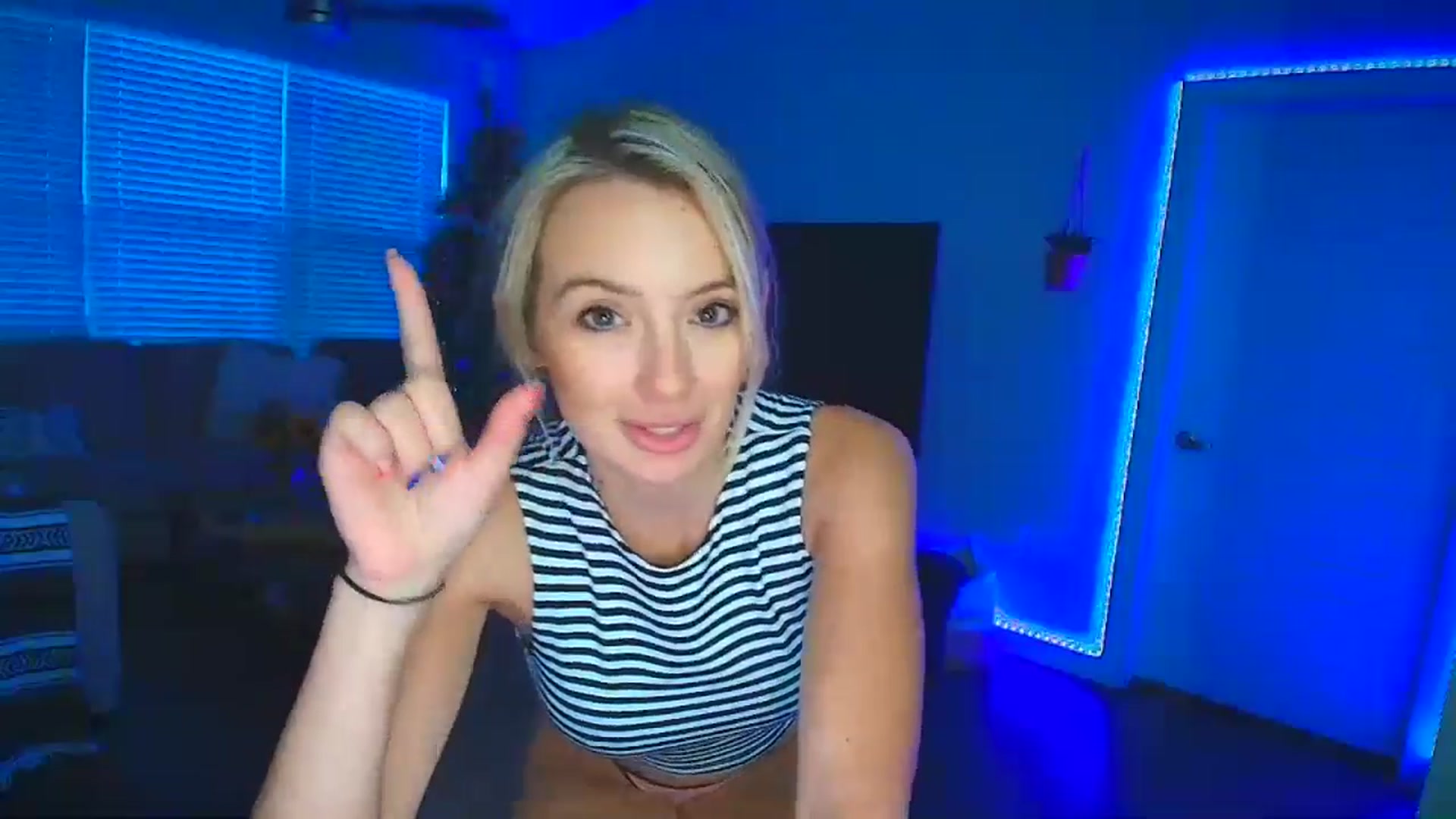 Gallery image thumbnail from Sammy_gray's myfreecams stream on, 08/31/2024, 02:00 image 12 of 20