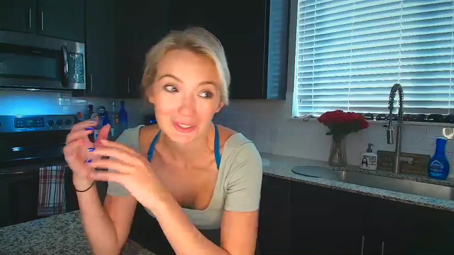 Gallery image thumbnail from Sammy_gray's myfreecams stream on, 09/04/2024, 24:57 image 2 of 20