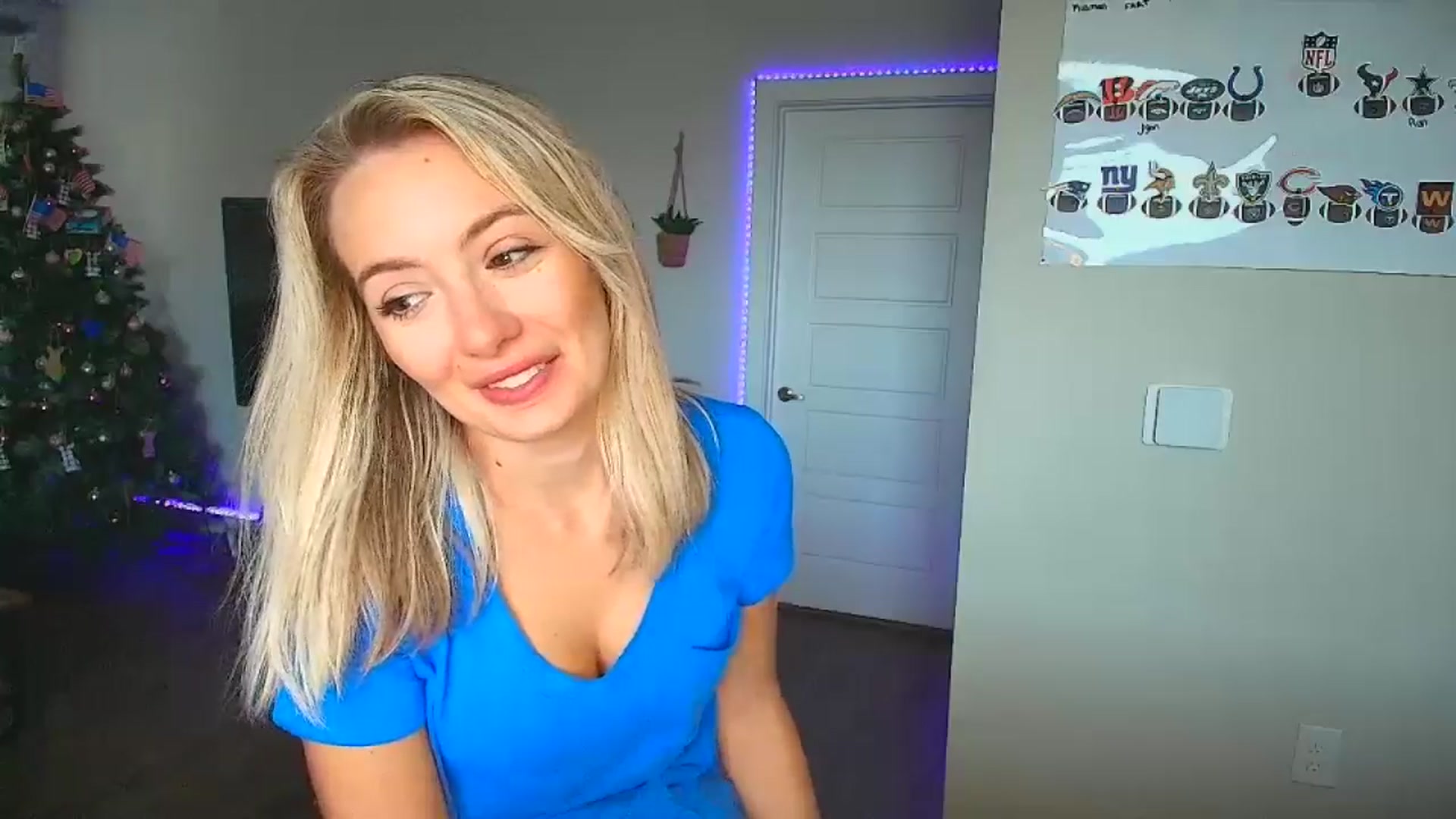 Gallery image thumbnail from Sammy_gray's myfreecams stream on, 09/08/2024, 24:04 image 5 of 20