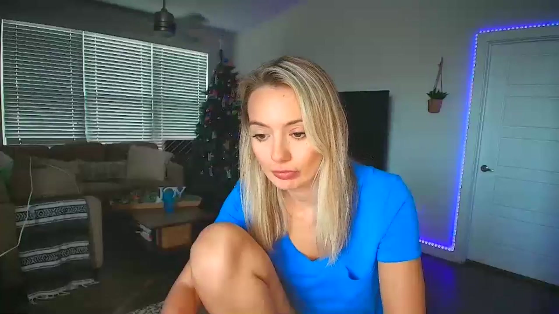 Gallery image thumbnail from Sammy_gray's myfreecams stream on, 09/08/2024, 24:04 image 12 of 20