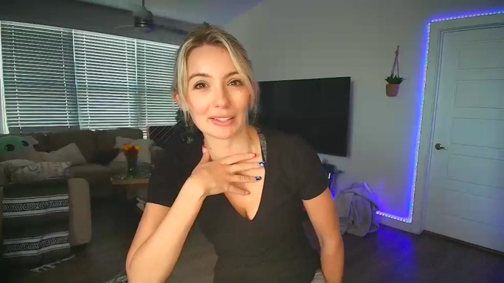 Gallery image thumbnail from Sammy_gray's myfreecams stream on, 09/11/2024, 24:40 image 9 of 20