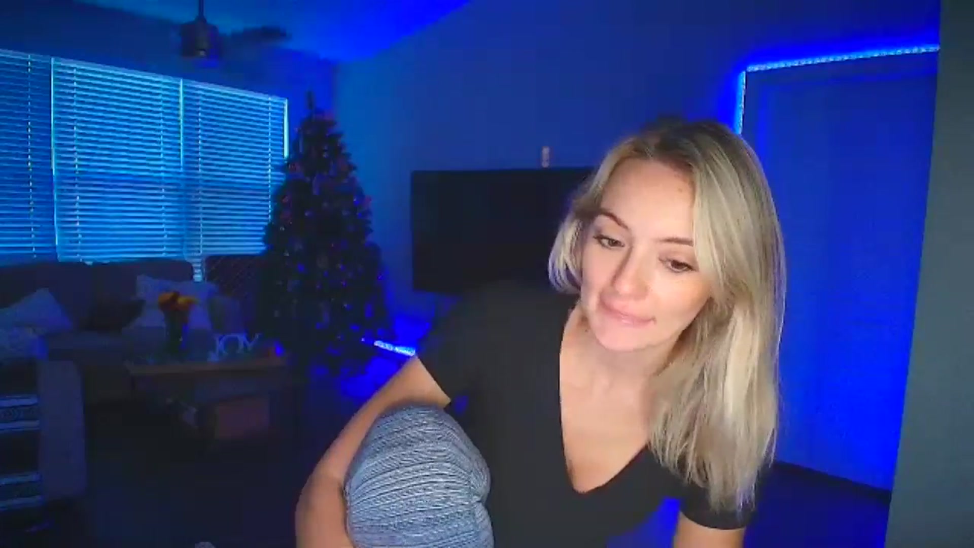Gallery image thumbnail from Sammy_gray's myfreecams stream on, 09/11/2024, 02:23 image 2 of 20
