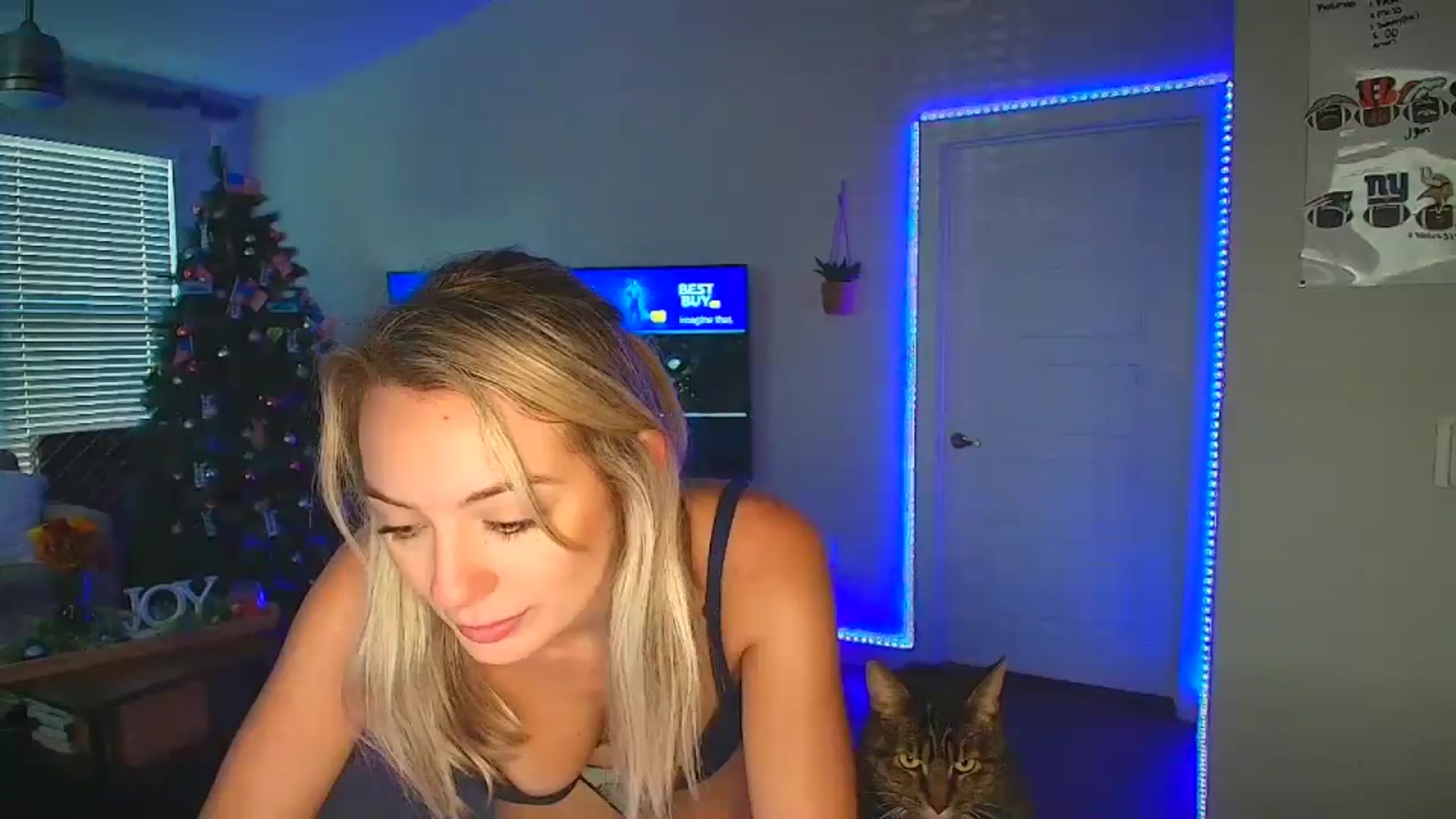 Gallery image thumbnail from Sammy_gray's myfreecams stream on, 09/16/2024, 02:21 image 2 of 20