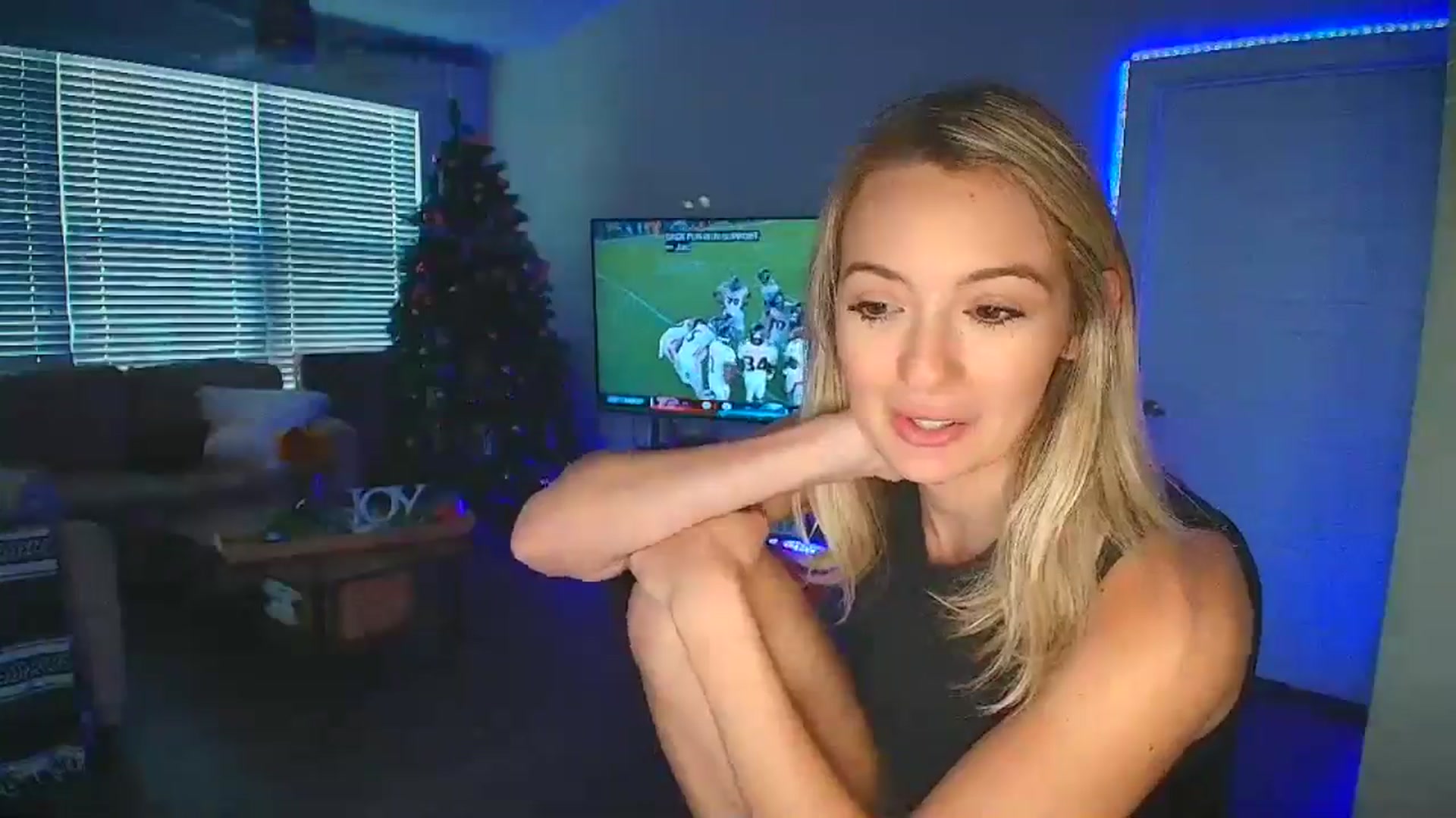 Gallery image thumbnail from Sammy_gray's myfreecams stream on, 09/17/2024, 05:43 image 7 of 20