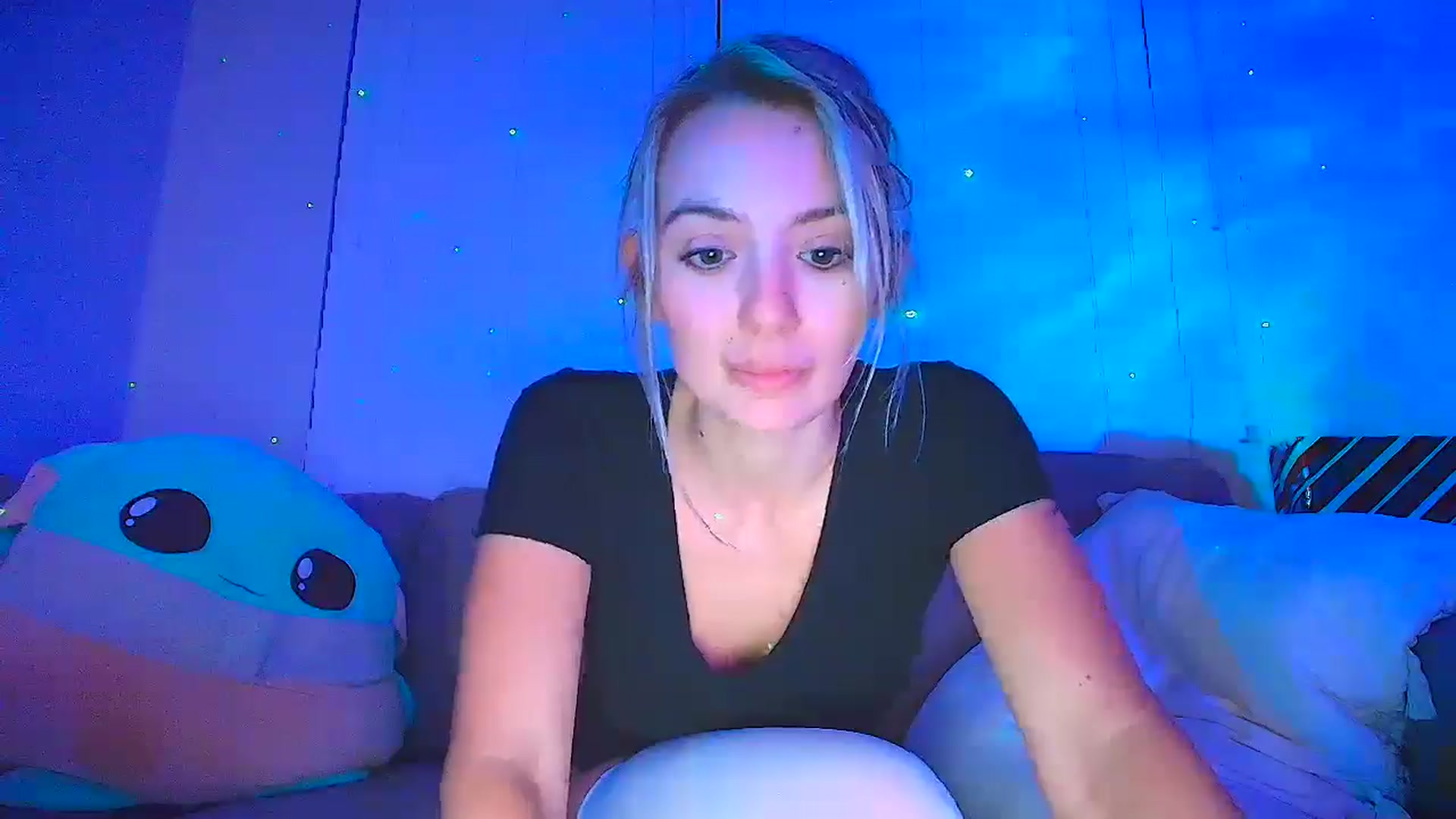 Gallery image thumbnail from Sammy_gray's myfreecams stream on, 09/18/2024, 05:50 image 6 of 20