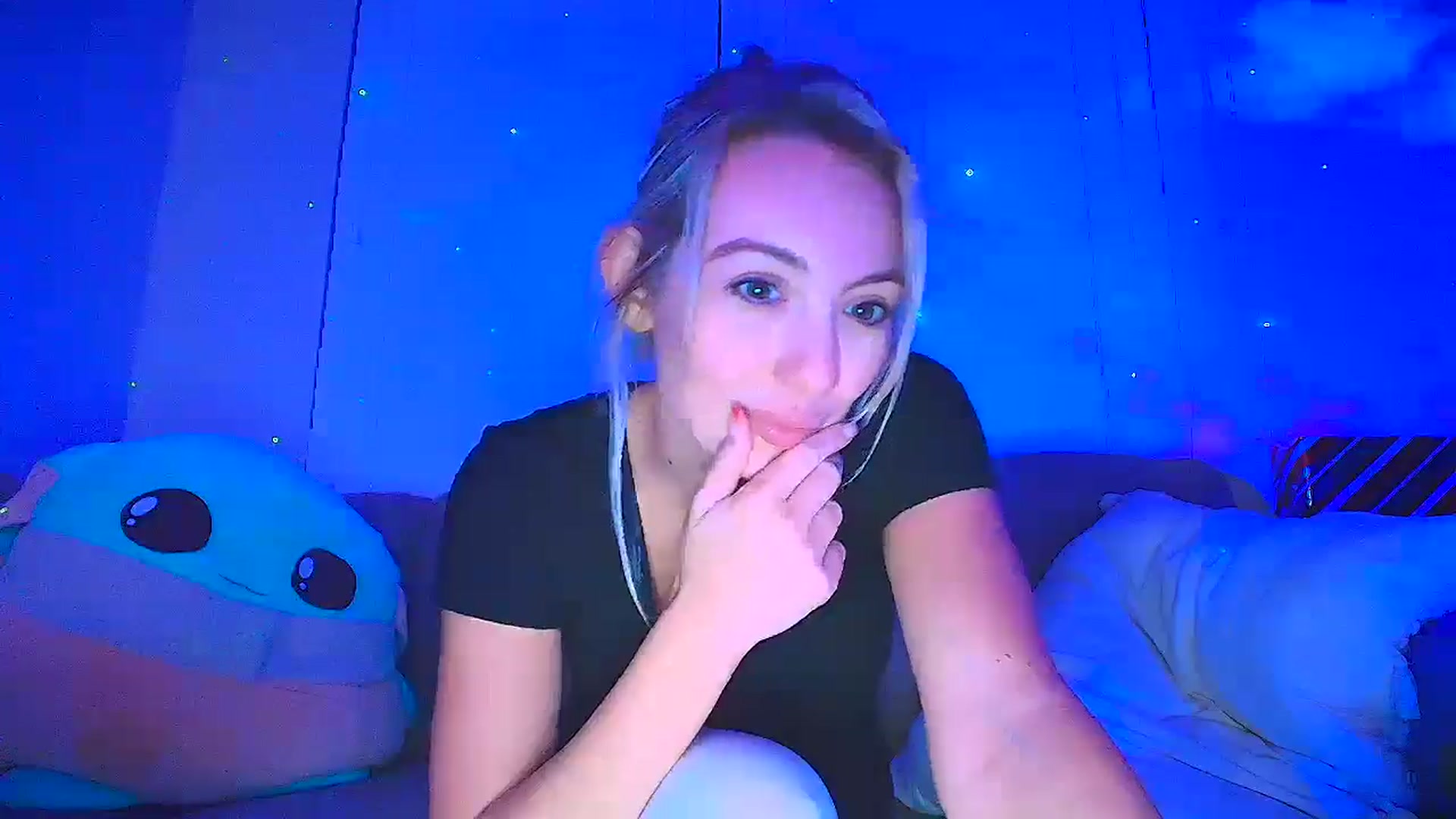 Gallery image thumbnail from Sammy_gray's myfreecams stream on, 09/18/2024, 05:50 image 10 of 20