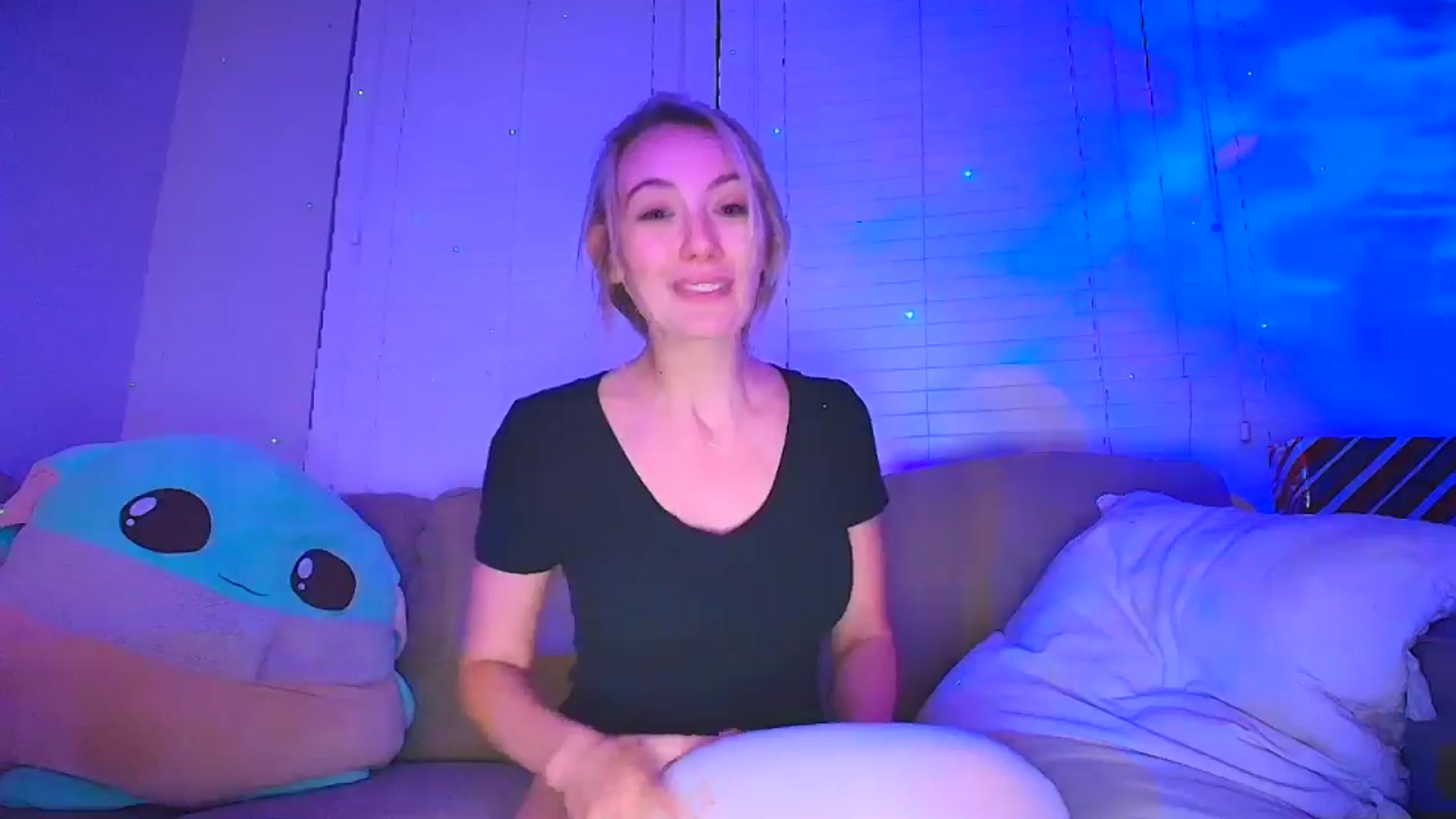 Gallery image thumbnail from Sammy_gray's myfreecams stream on, 09/18/2024, 05:50 image 3 of 20