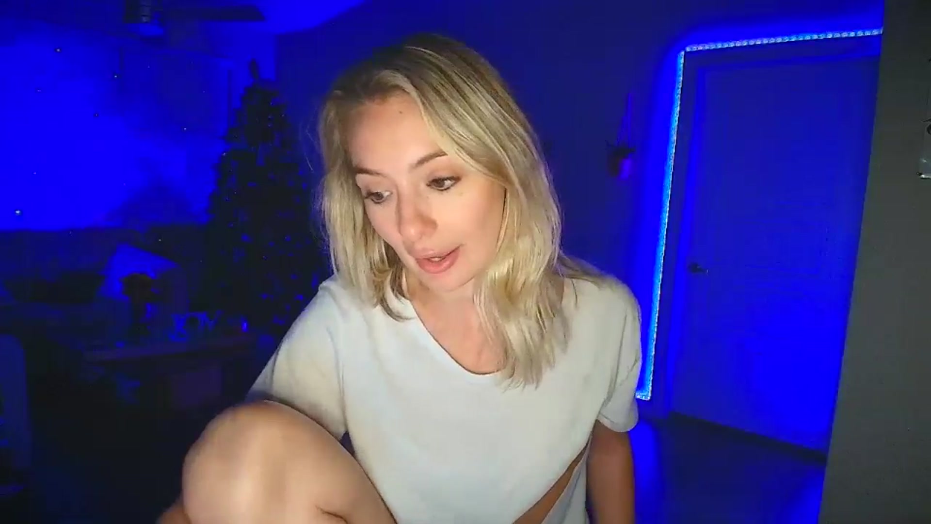 Gallery image thumbnail from Sammy_gray's myfreecams stream on, 09/19/2024, 03:14 image 17 of 20
