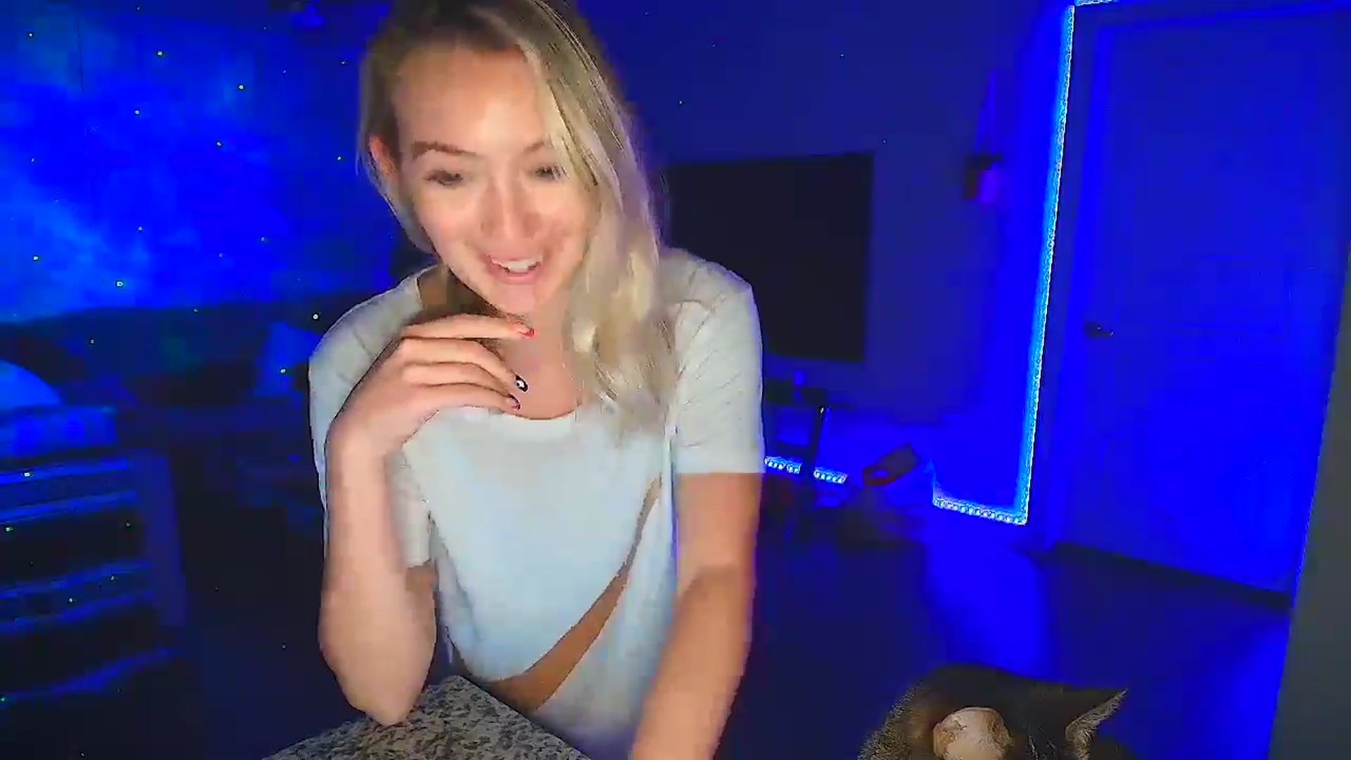 Gallery image thumbnail from Sammy_gray's myfreecams stream on, 09/19/2024, 04:13 image 6 of 20