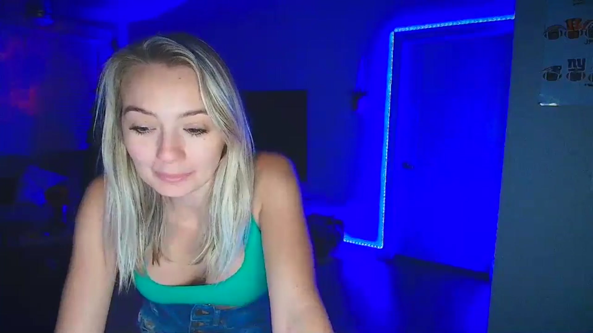 Gallery image thumbnail from Sammy_gray's myfreecams stream on, 09/20/2024, 05:06 image 16 of 20