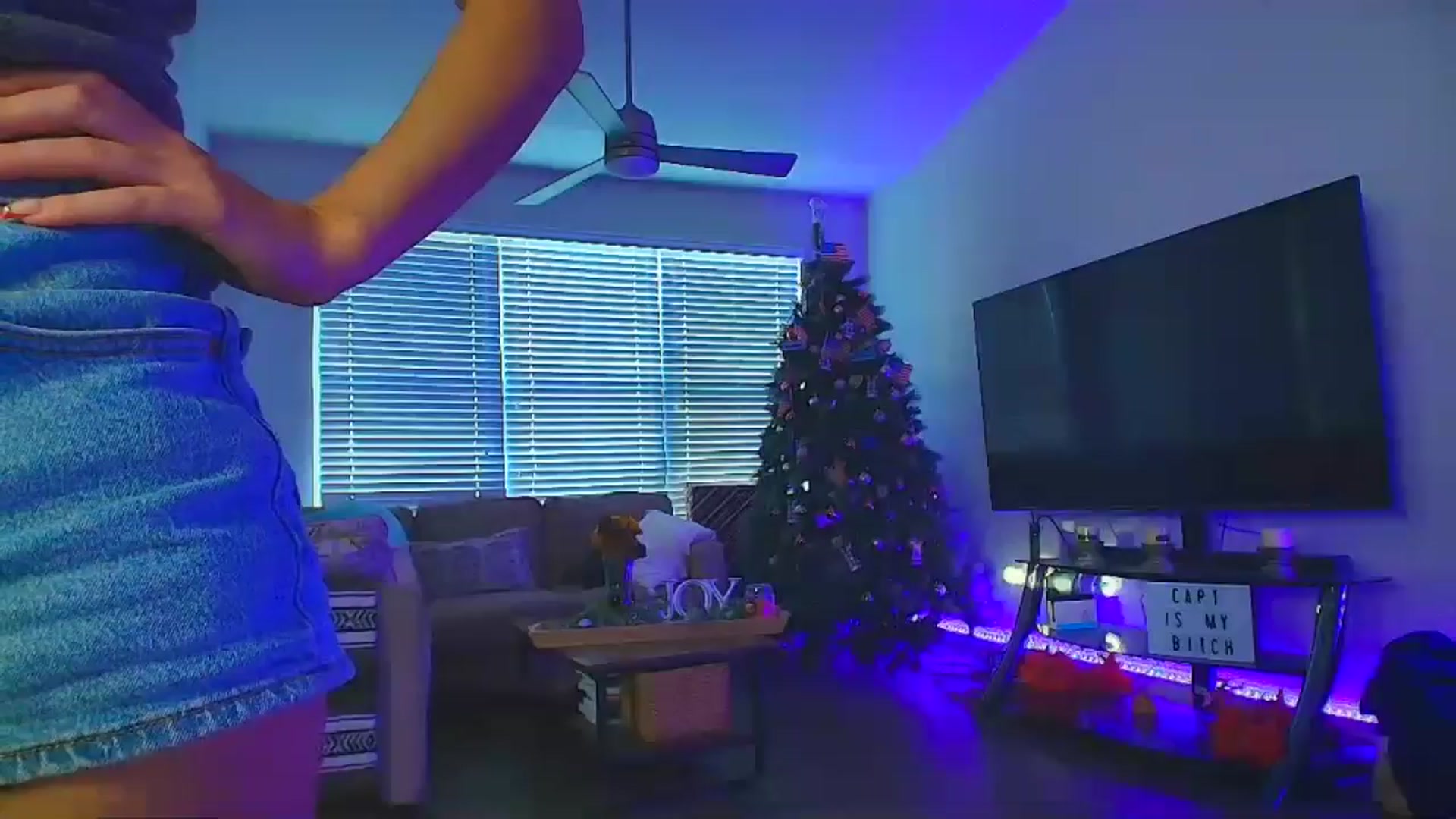 Gallery image thumbnail from Sammy_gray's myfreecams stream on, 09/21/2024, 04:41 image 1 of 20