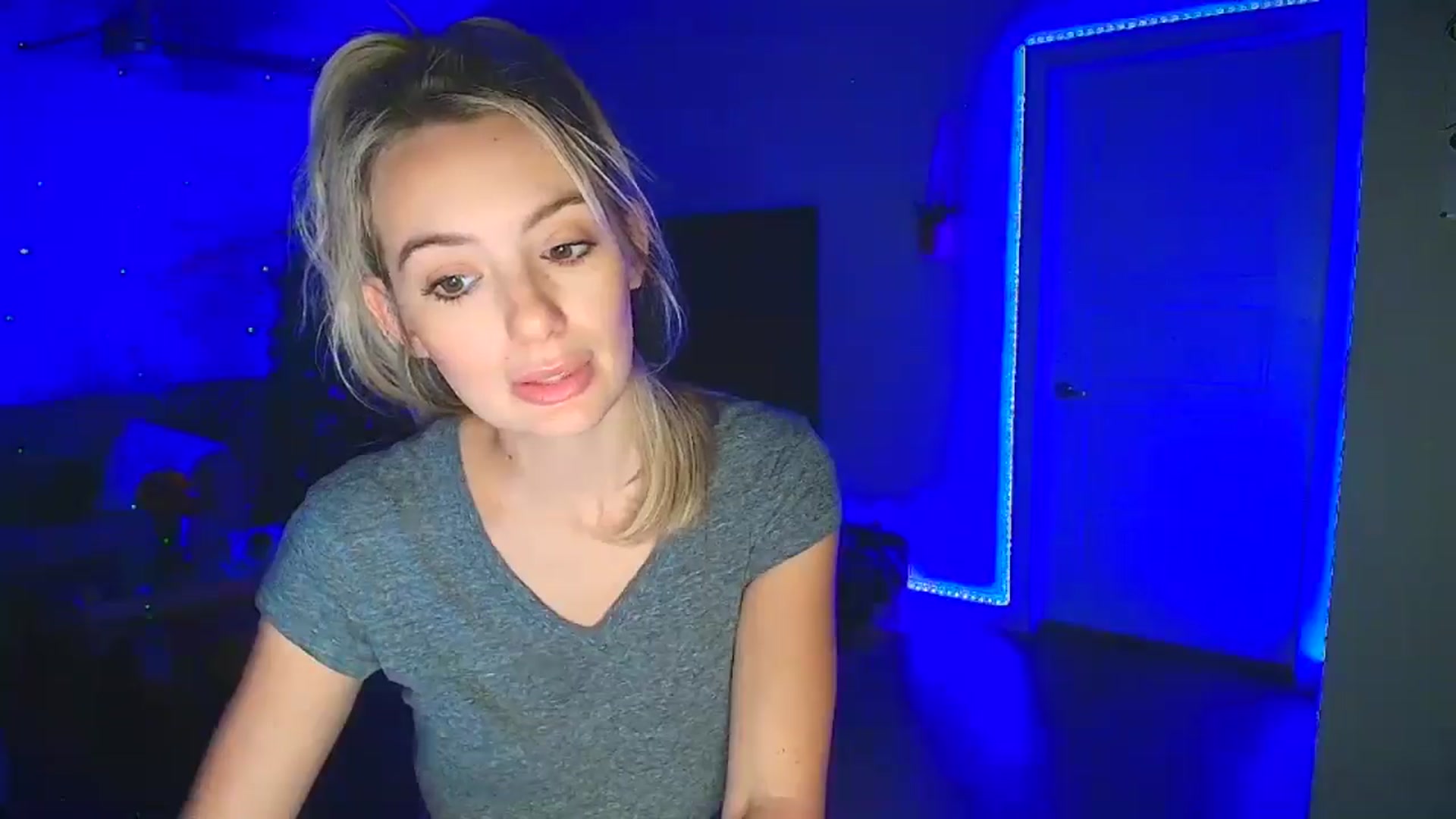 Gallery image thumbnail from Sammy_gray's myfreecams stream on, 09/21/2024, 04:41 image 9 of 20