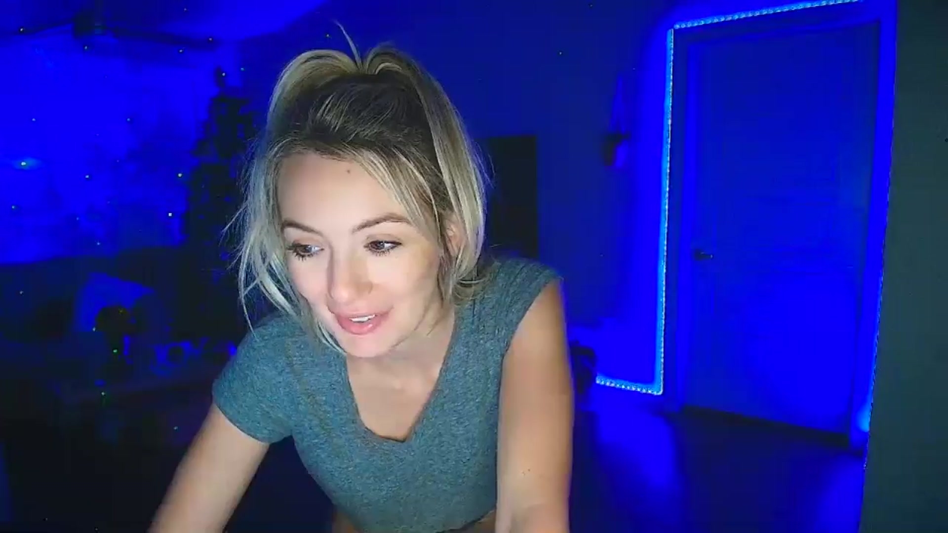 Gallery image thumbnail from Sammy_gray's myfreecams stream on, 09/21/2024, 04:43 image 11 of 20