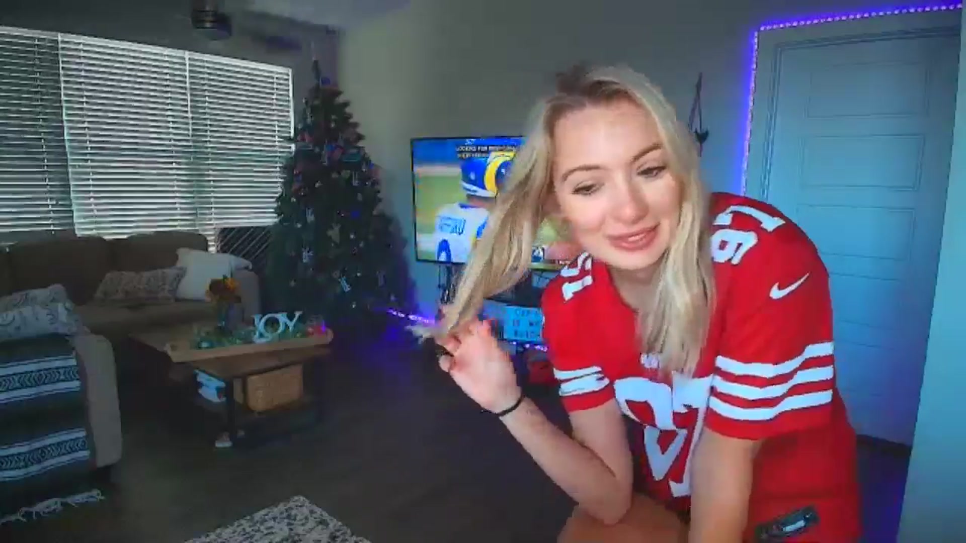 Gallery image thumbnail from Sammy_gray's myfreecams stream on, 09/22/2024, 22:46 image 2 of 20