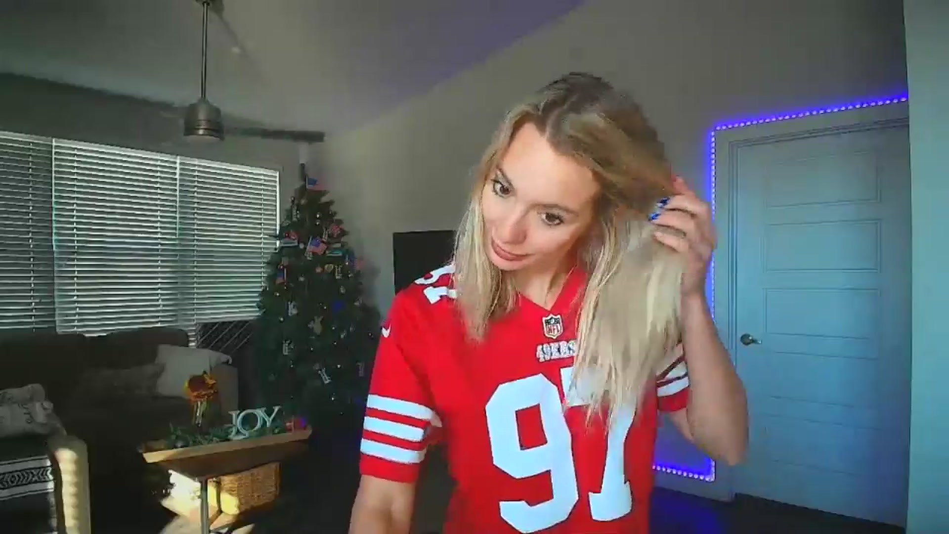 Gallery image thumbnail from Sammy_gray's myfreecams stream on, 09/22/2024, 23:51 image 9 of 20
