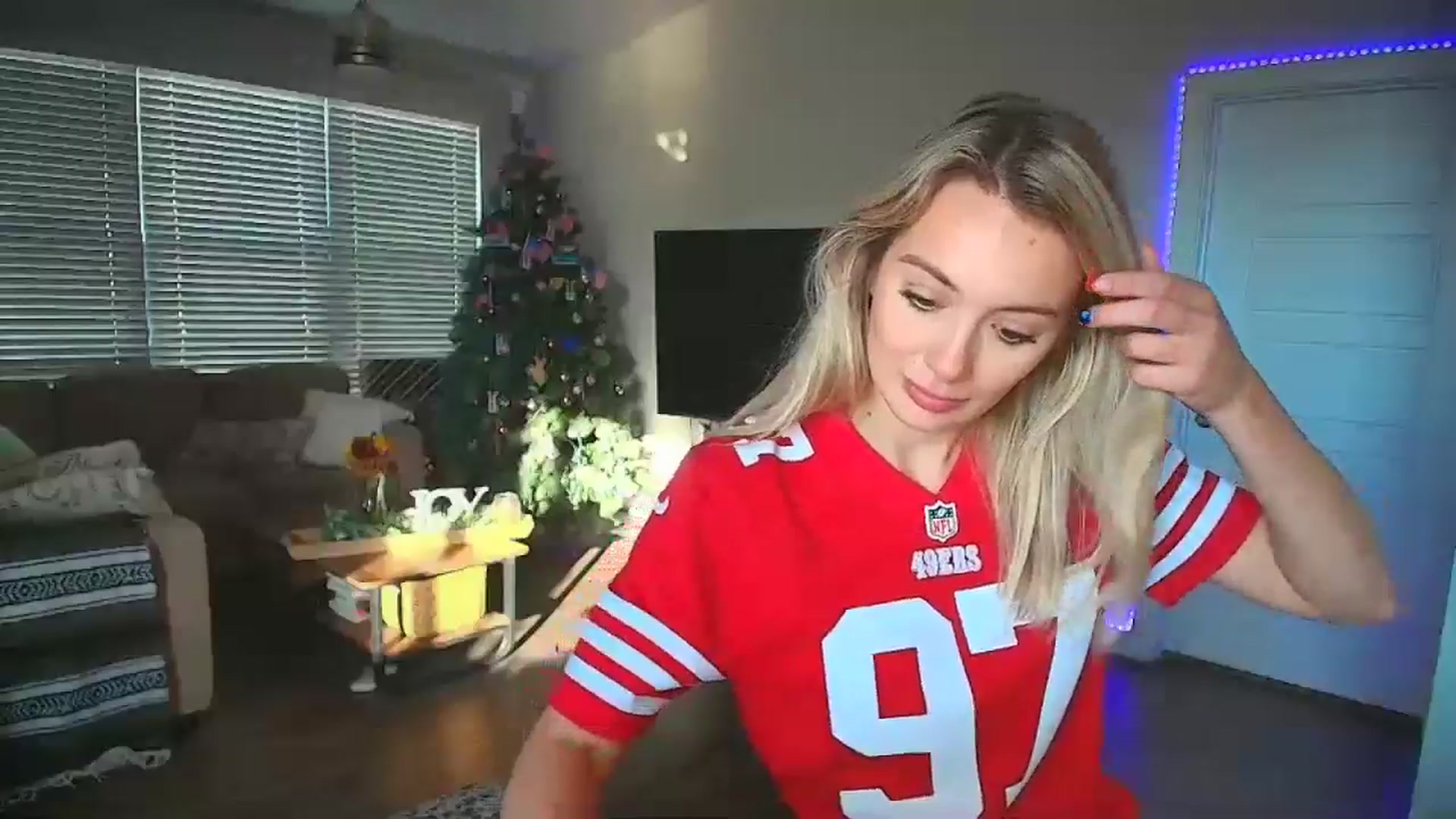 Gallery image thumbnail from Sammy_gray's myfreecams stream on, 09/23/2024, 24:20 image 16 of 20