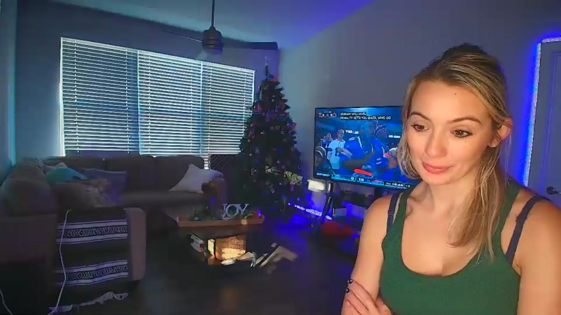 Gallery image thumbnail from Sammy_gray's myfreecams stream on, 09/24/2024, 01:07 image 6 of 20