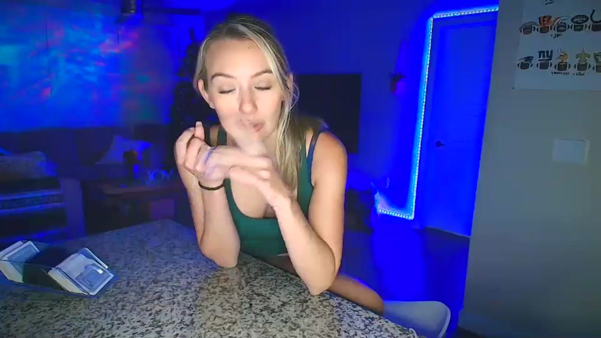 Gallery image thumbnail from Sammy_gray's myfreecams stream on, 09/24/2024, 04:44 image 11 of 20
