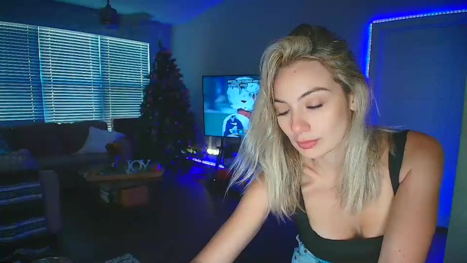 Gallery image thumbnail from Sammy_gray's myfreecams stream on, 09/27/2024, 24:48 image 19 of 20