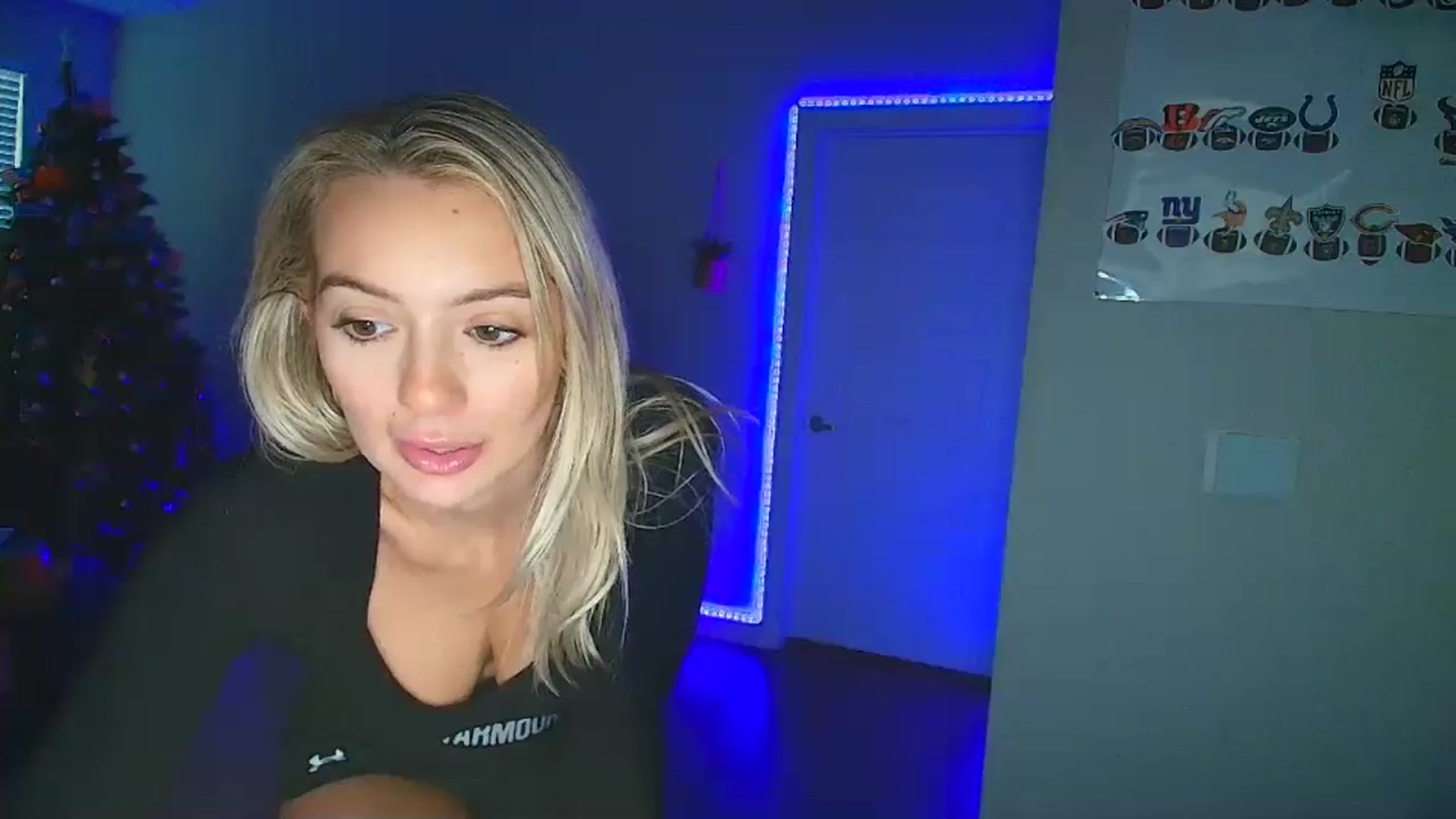 Gallery image thumbnail from Sammy_gray's myfreecams stream on, 10/02/2024, 24:23 image 16 of 20