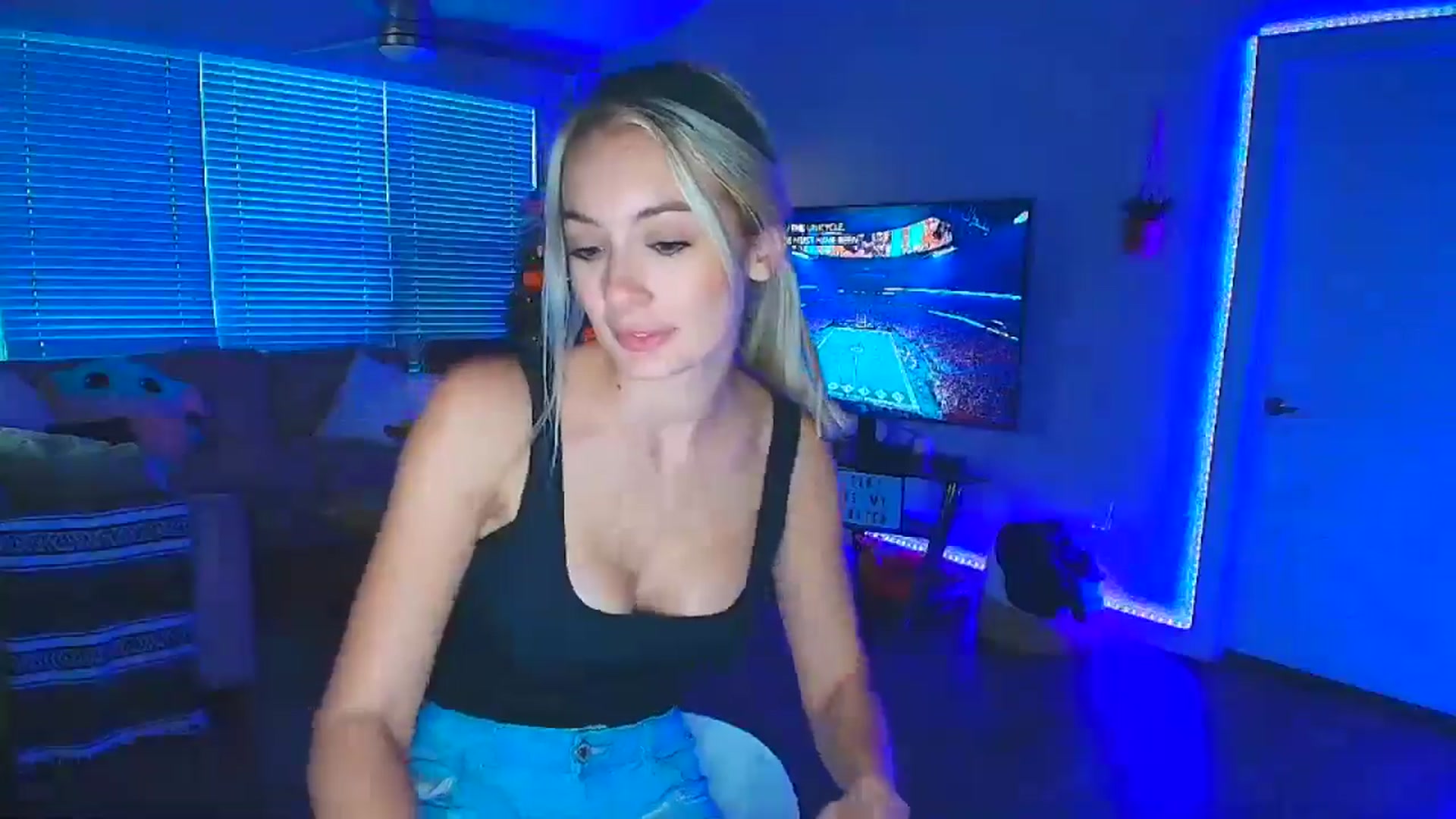 Gallery image thumbnail from Sammy_gray's myfreecams stream on, 10/04/2024, 01:01 image 20 of 20