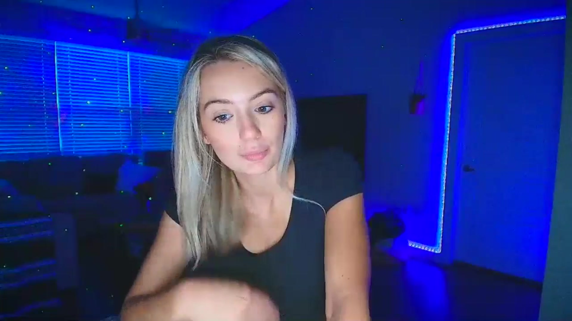 Gallery image thumbnail from Sammy_gray's myfreecams stream on, 10/05/2024, 01:11 image 14 of 20