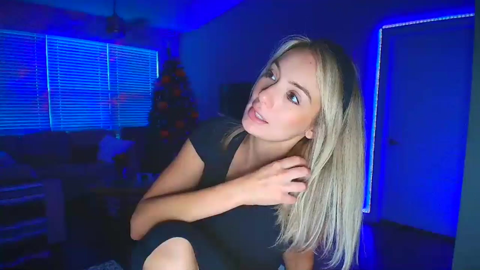 Gallery image thumbnail from Sammy_gray's myfreecams stream on, 10/05/2024, 01:11 image 15 of 20