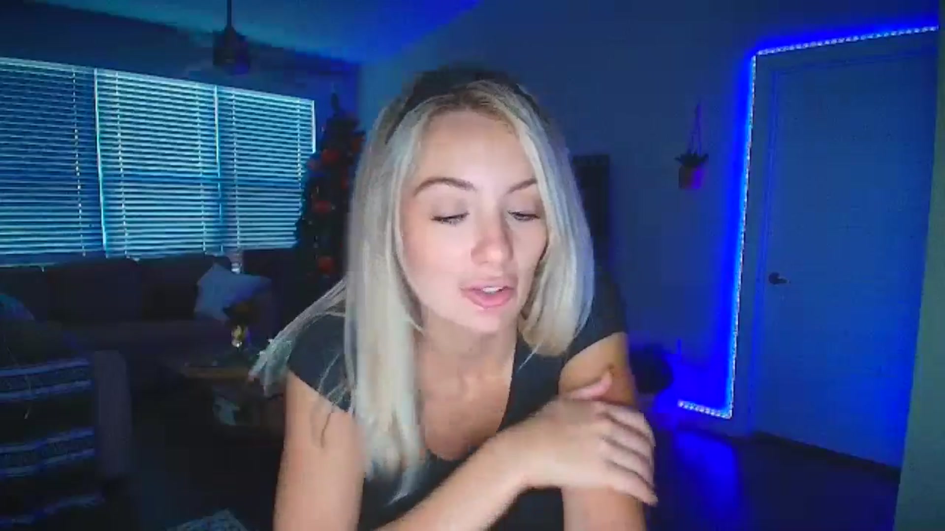 Gallery image thumbnail from Sammy_gray's myfreecams stream on, 10/05/2024, 01:11 image 4 of 20