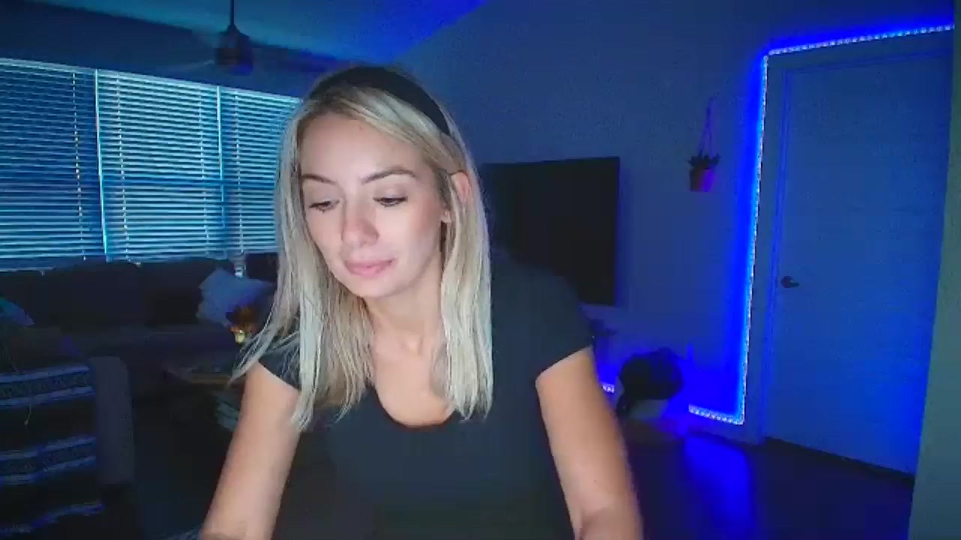 Gallery image thumbnail from Sammy_gray's myfreecams stream on, 10/05/2024, 01:11 image 5 of 20