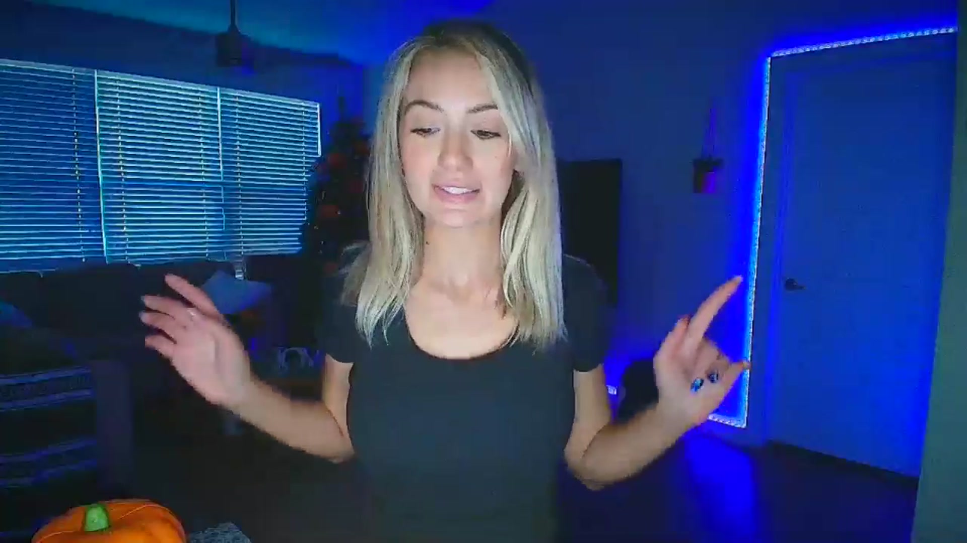 Gallery image thumbnail from Sammy_gray's myfreecams stream on, 10/05/2024, 01:11 image 10 of 20