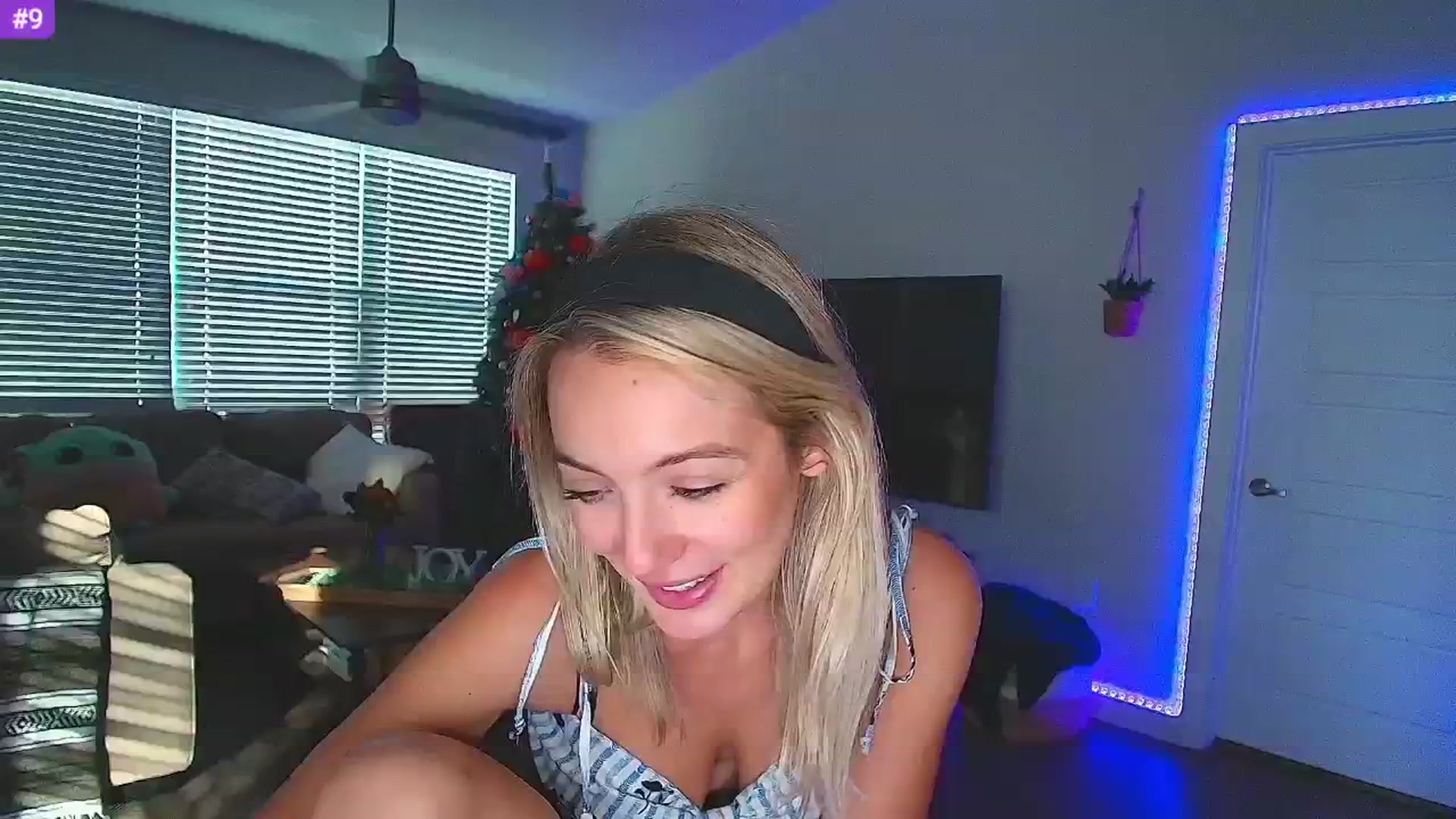 Gallery image thumbnail from Sammy_gray's myfreecams stream on, 10/05/2024, 23:49 image 17 of 20