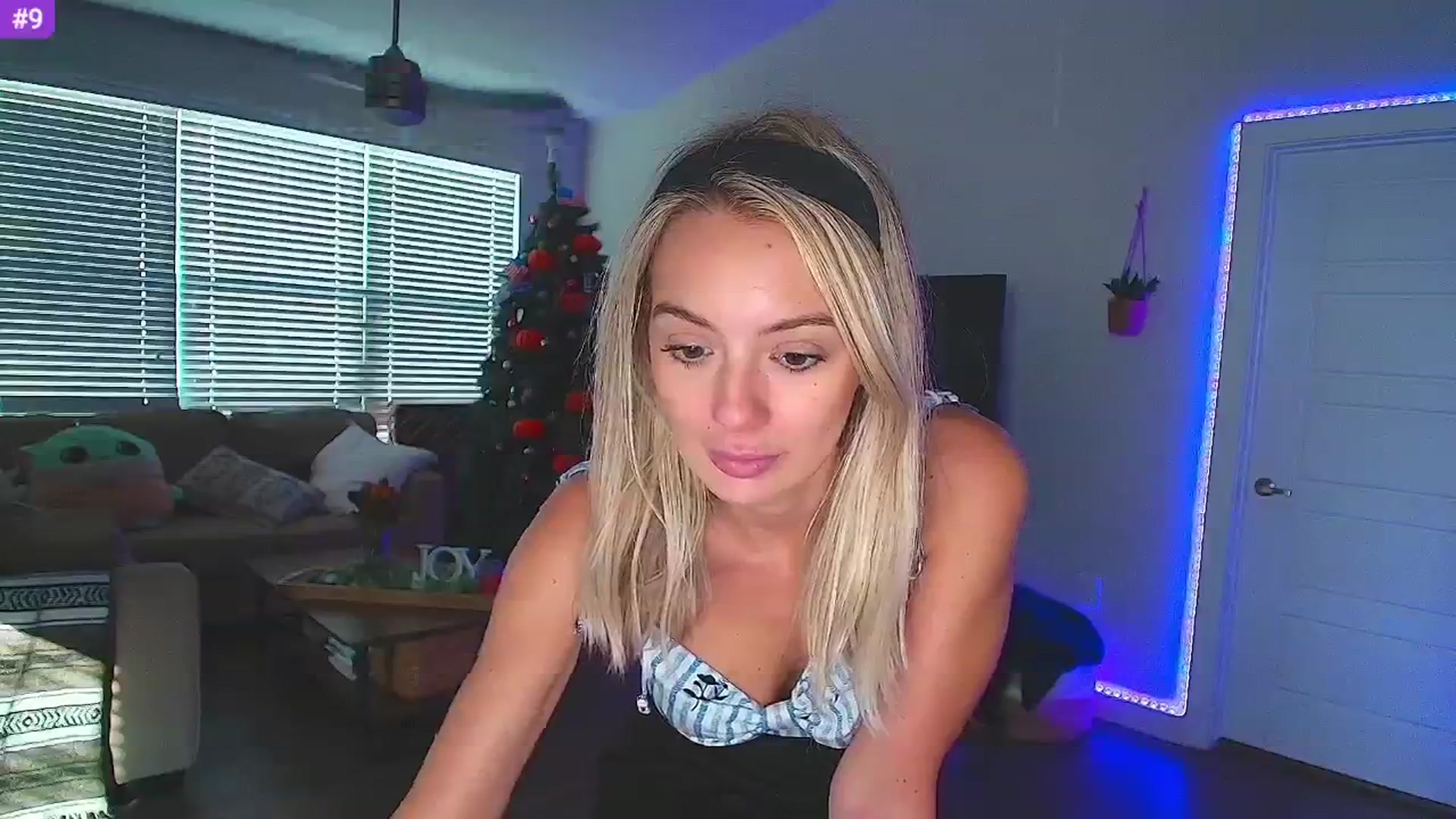 Gallery image thumbnail from Sammy_gray's myfreecams stream on, 10/05/2024, 23:49 image 10 of 20