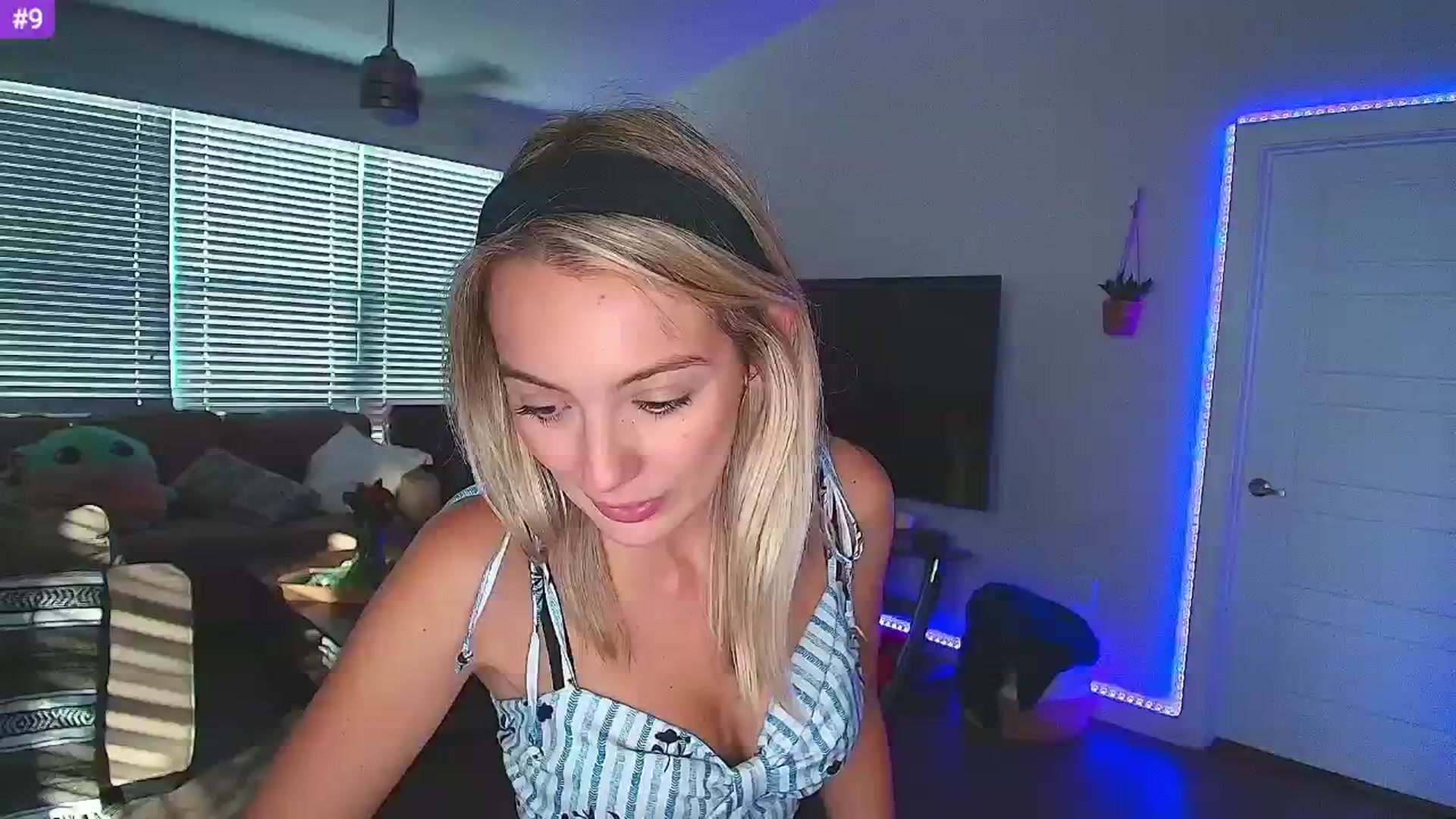Gallery image thumbnail from Sammy_gray's myfreecams stream on, 10/05/2024, 23:49 image 18 of 20