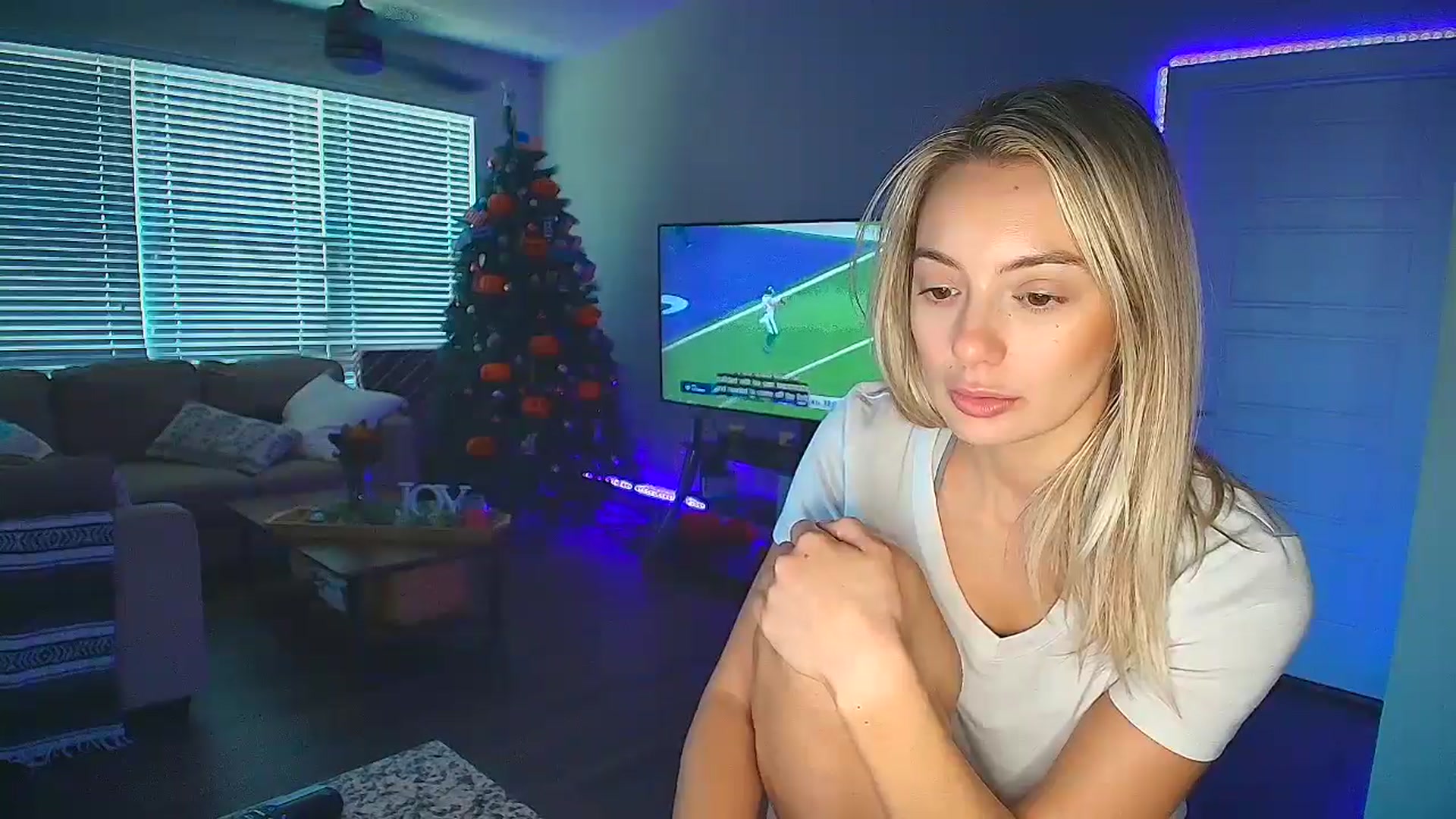 Gallery image thumbnail from Sammy_gray's myfreecams stream on, 10/06/2024, 17:29 image 13 of 20