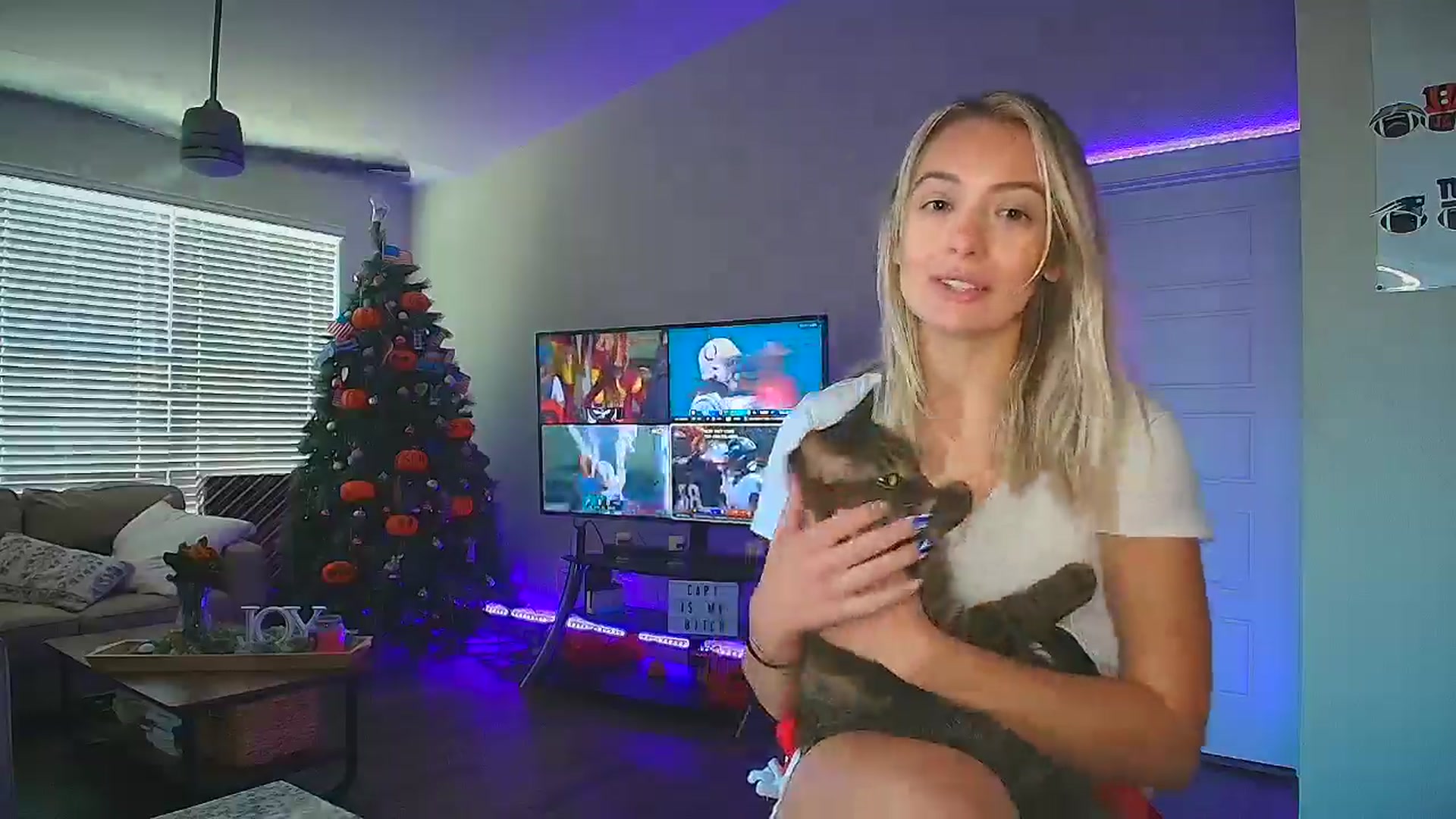 Gallery image thumbnail from Sammy_gray's myfreecams stream on, 10/06/2024, 17:29 image 19 of 20