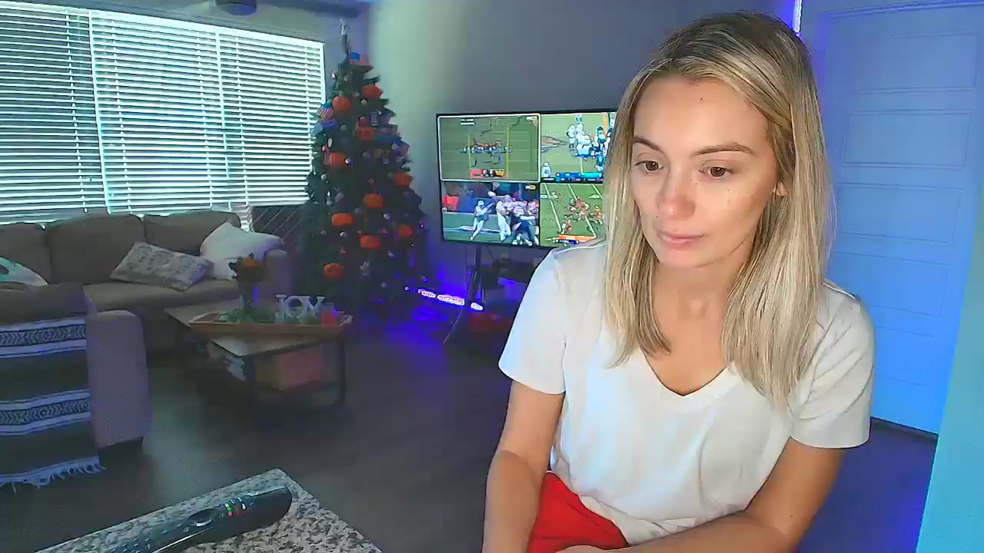 Gallery image thumbnail from Sammy_gray's myfreecams stream on, 10/06/2024, 20:03 image 1 of 20