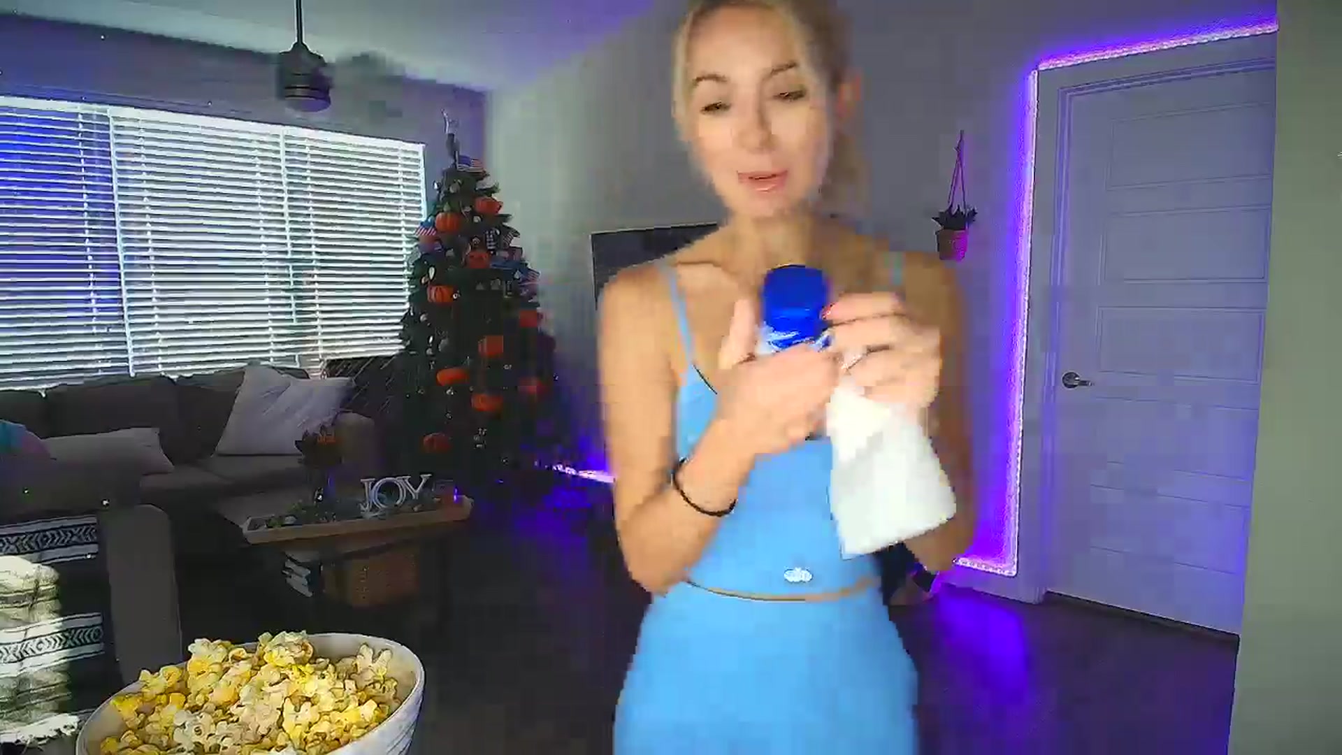 Gallery image thumbnail from Sammy_gray's myfreecams stream on, 10/08/2024, 23:58 image 13 of 20